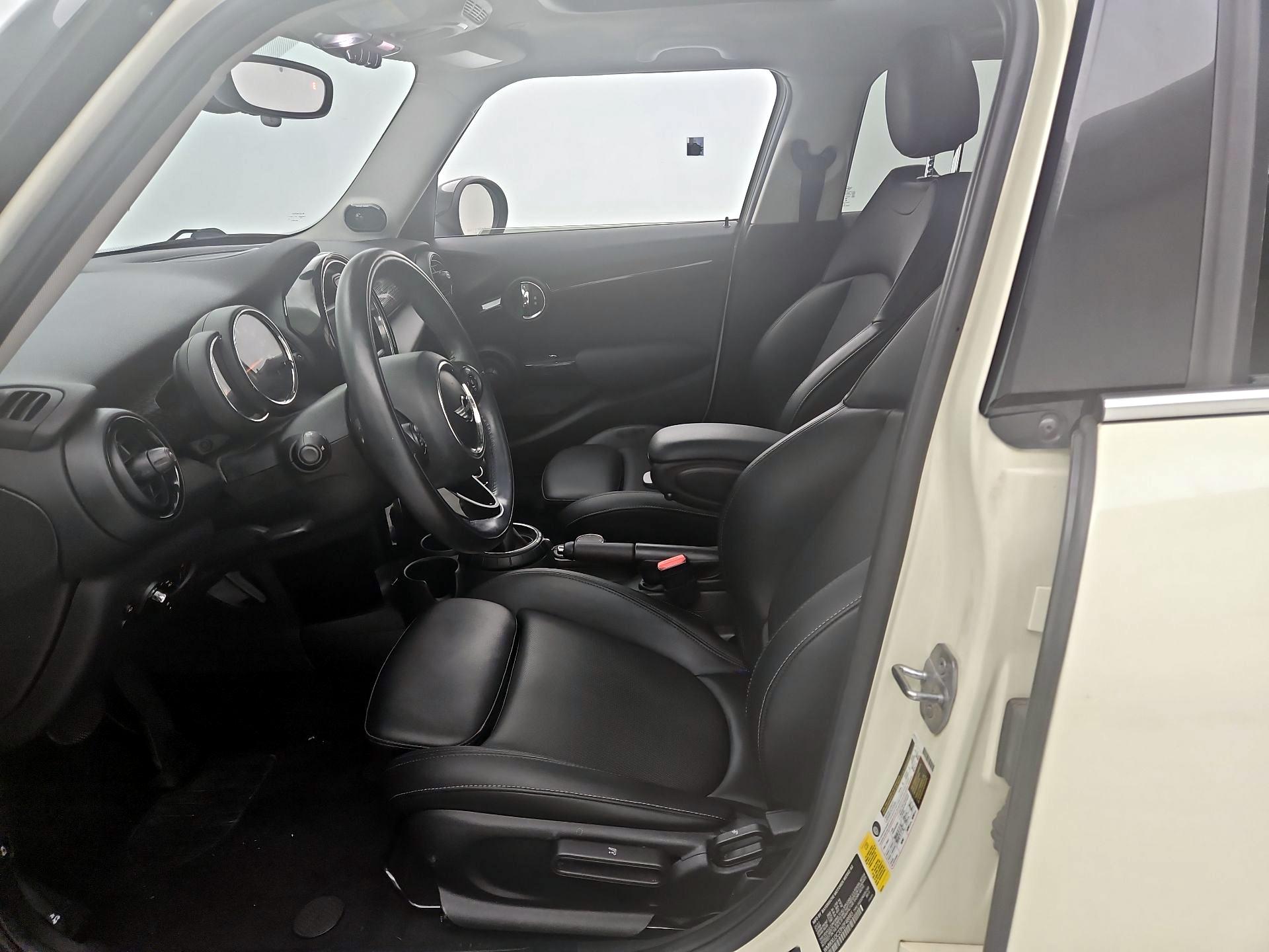 Thumbnail: 2017 MINI Cooper Hardtop - 11