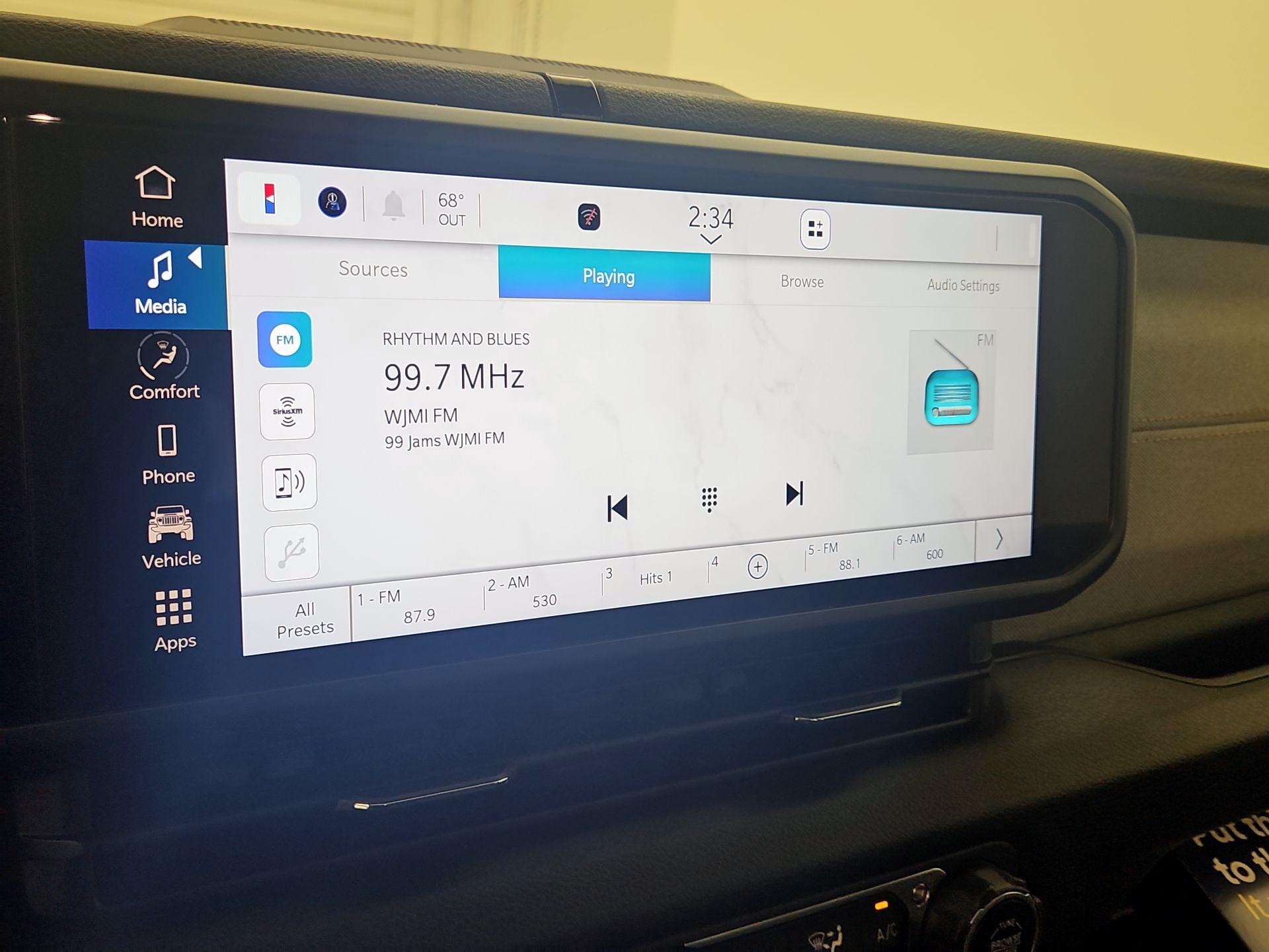 Thumbnail: 2024 Jeep Wrangler - 15