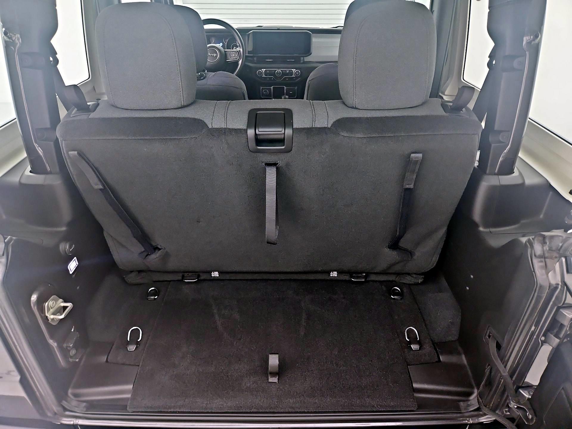 Thumbnail: 2024 Jeep Wrangler - 20