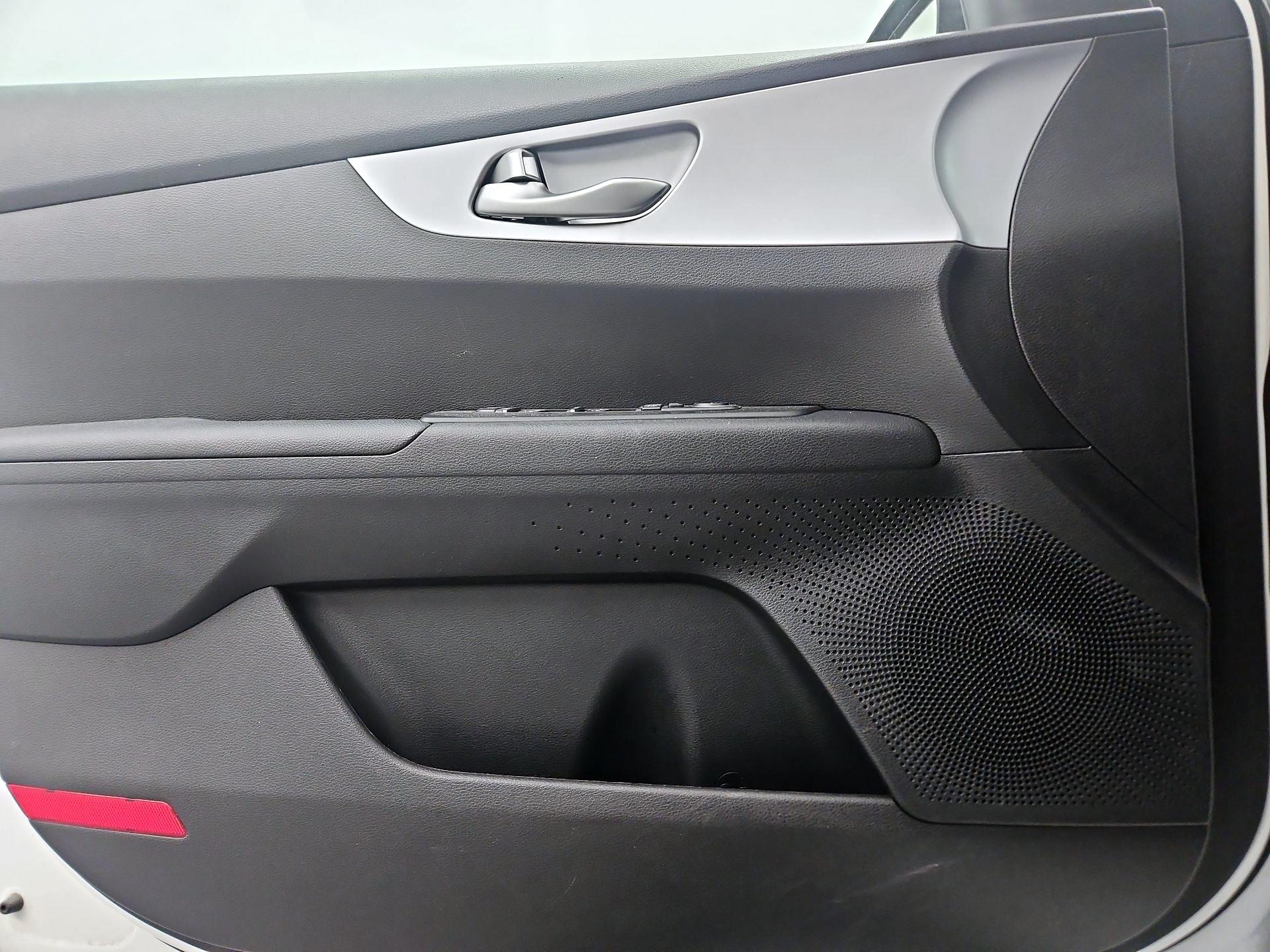 Thumbnail: 2024 Kia Forte - 12