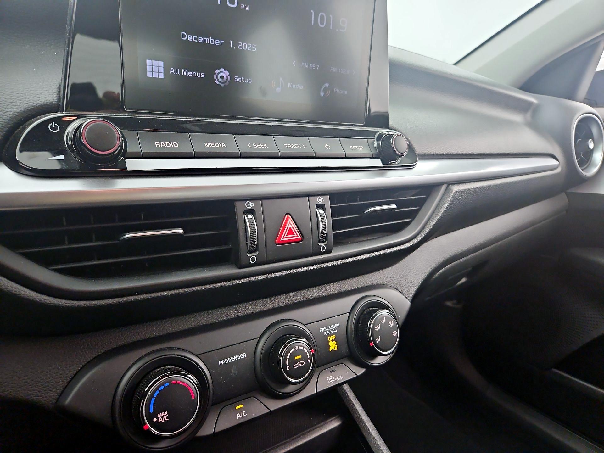 Thumbnail: 2024 Kia Forte - 14