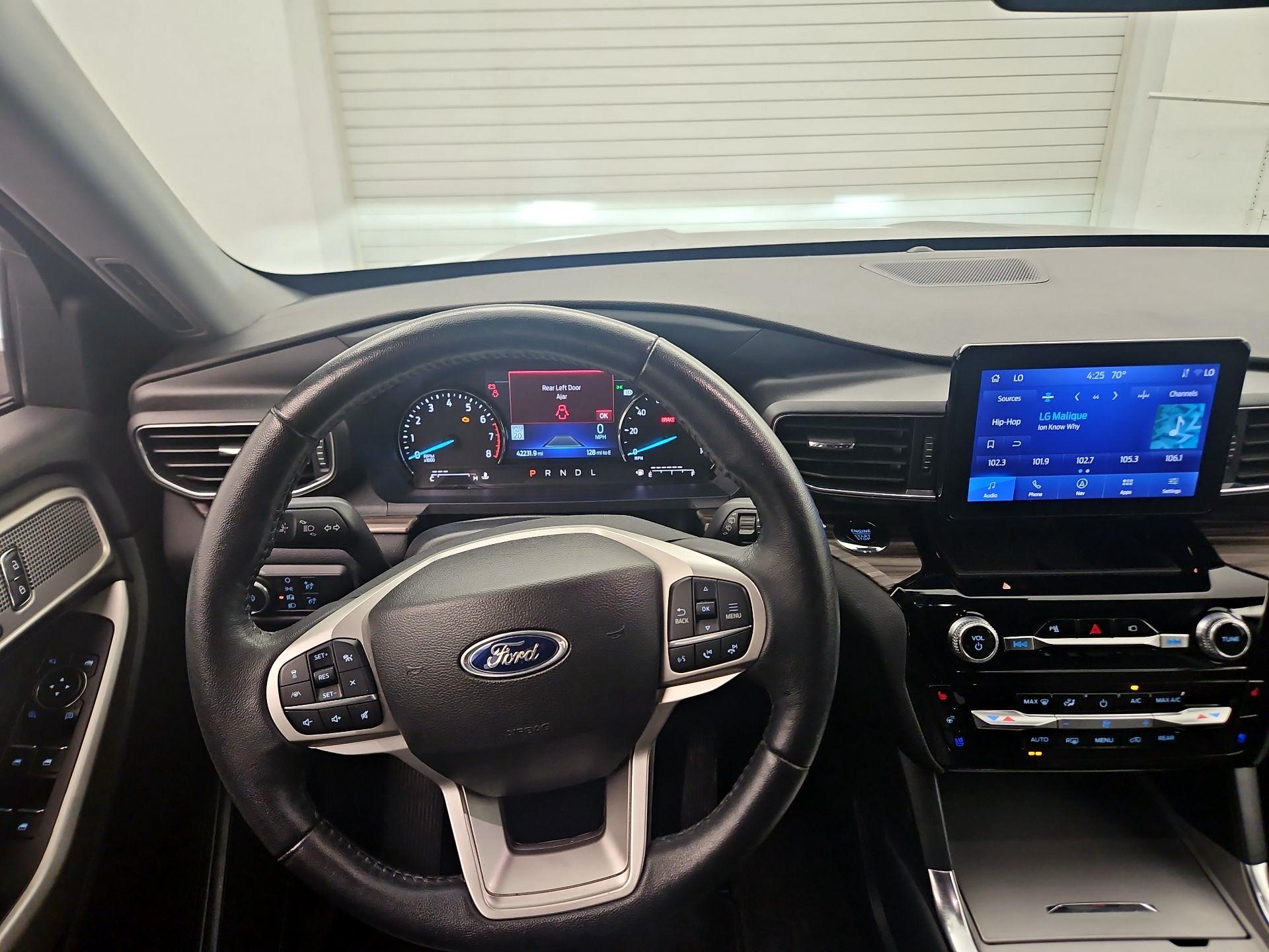 Thumbnail: 2023 Ford Explorer - 9