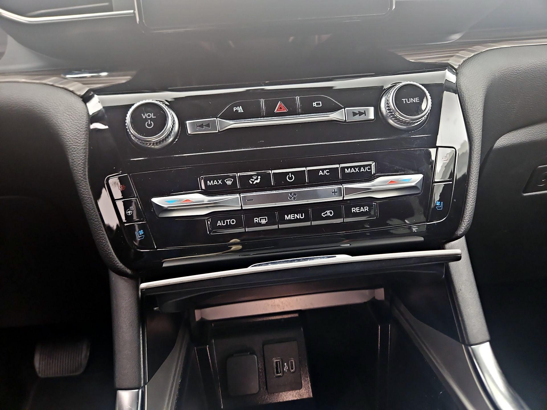 Thumbnail: 2023 Ford Explorer - 15