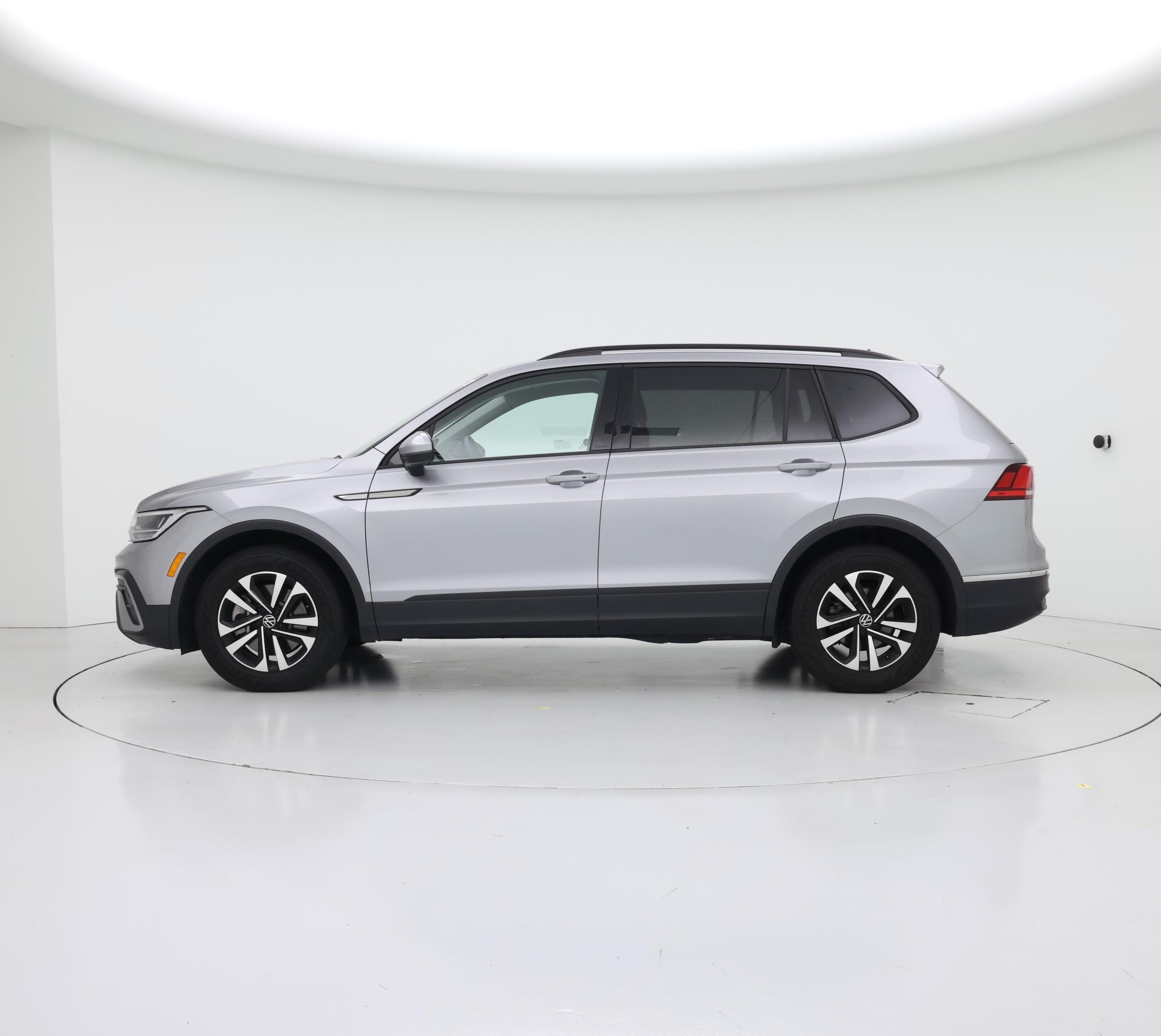 Thumbnail: 2024 Volkswagen Tiguan - 3