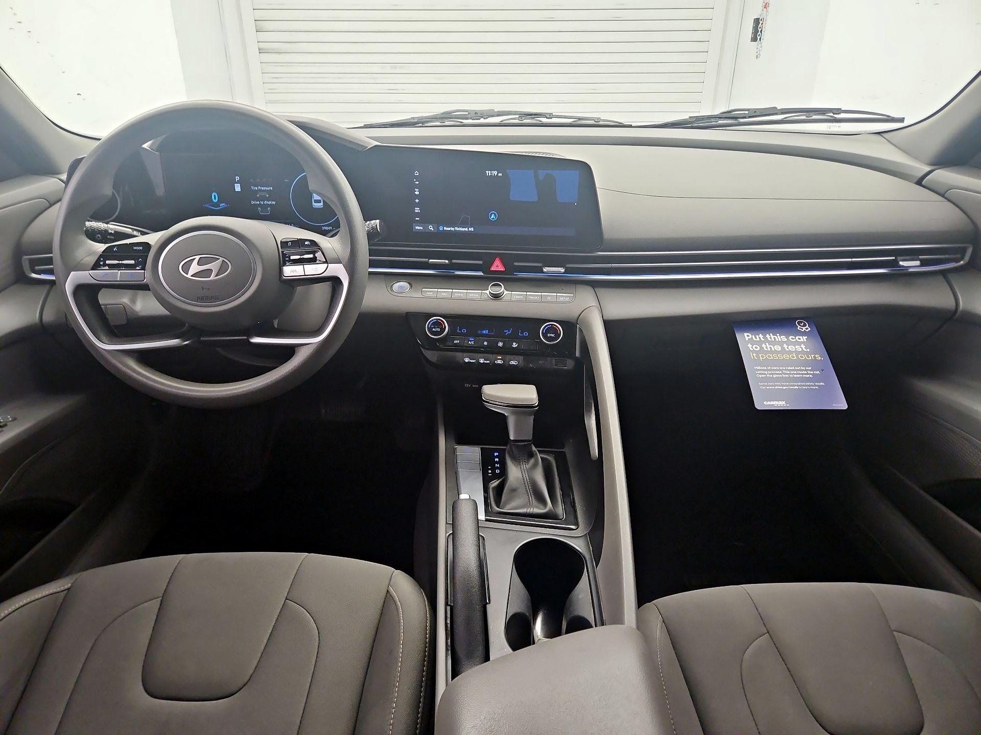 Thumbnail: 2024 Hyundai Elantra - 9