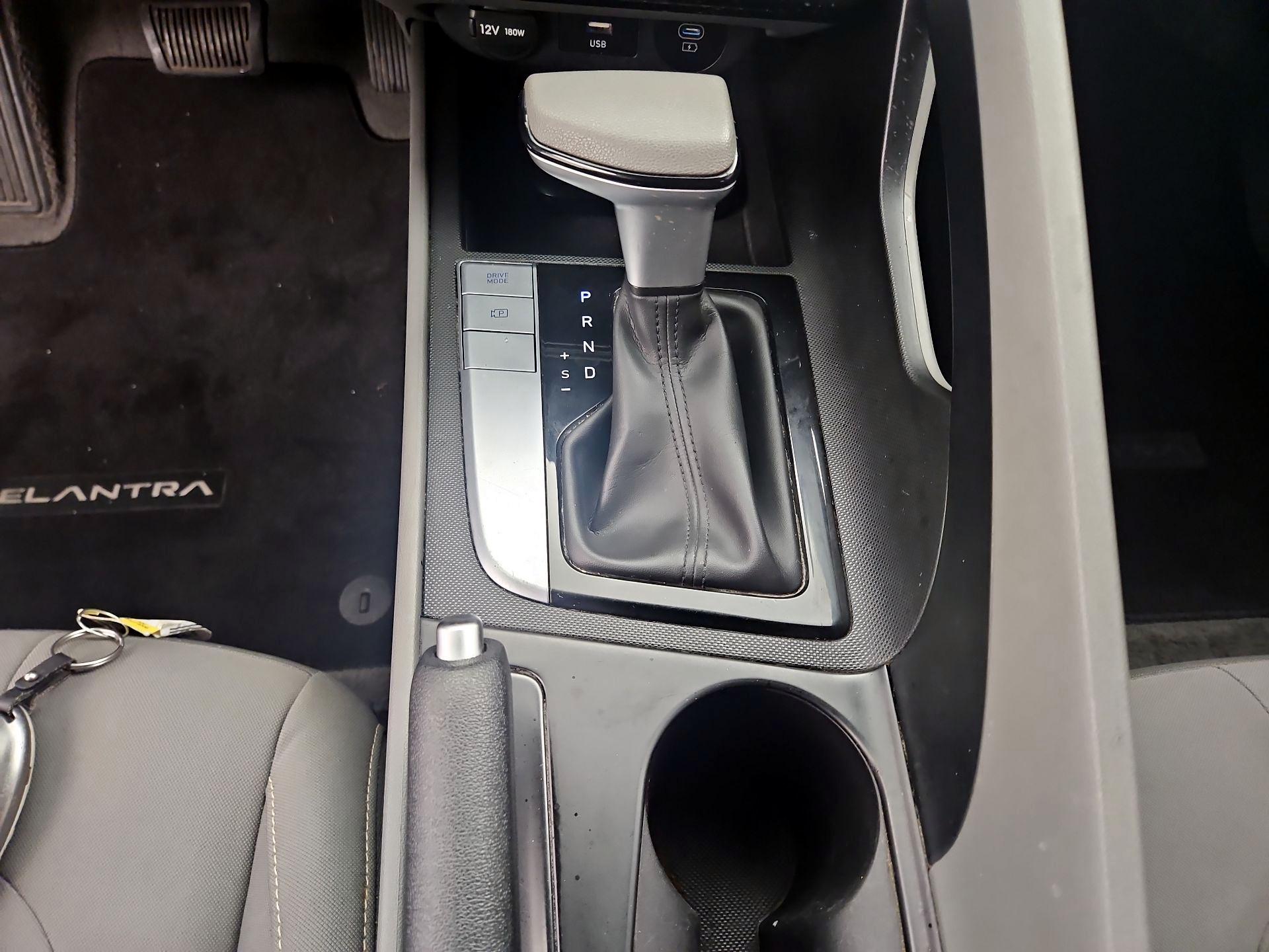 Thumbnail: 2024 Hyundai Elantra - 18