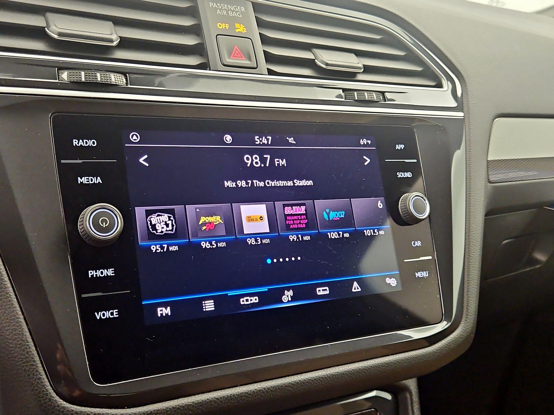 Thumbnail: 2024 Volkswagen Tiguan - 15