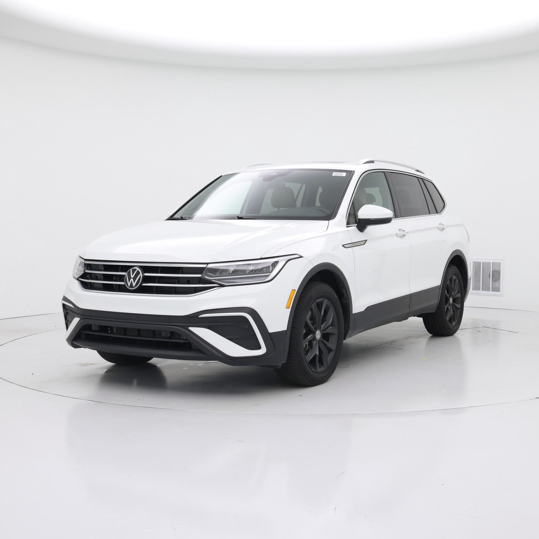 Thumbnail: 2024 Volkswagen Tiguan - 4
