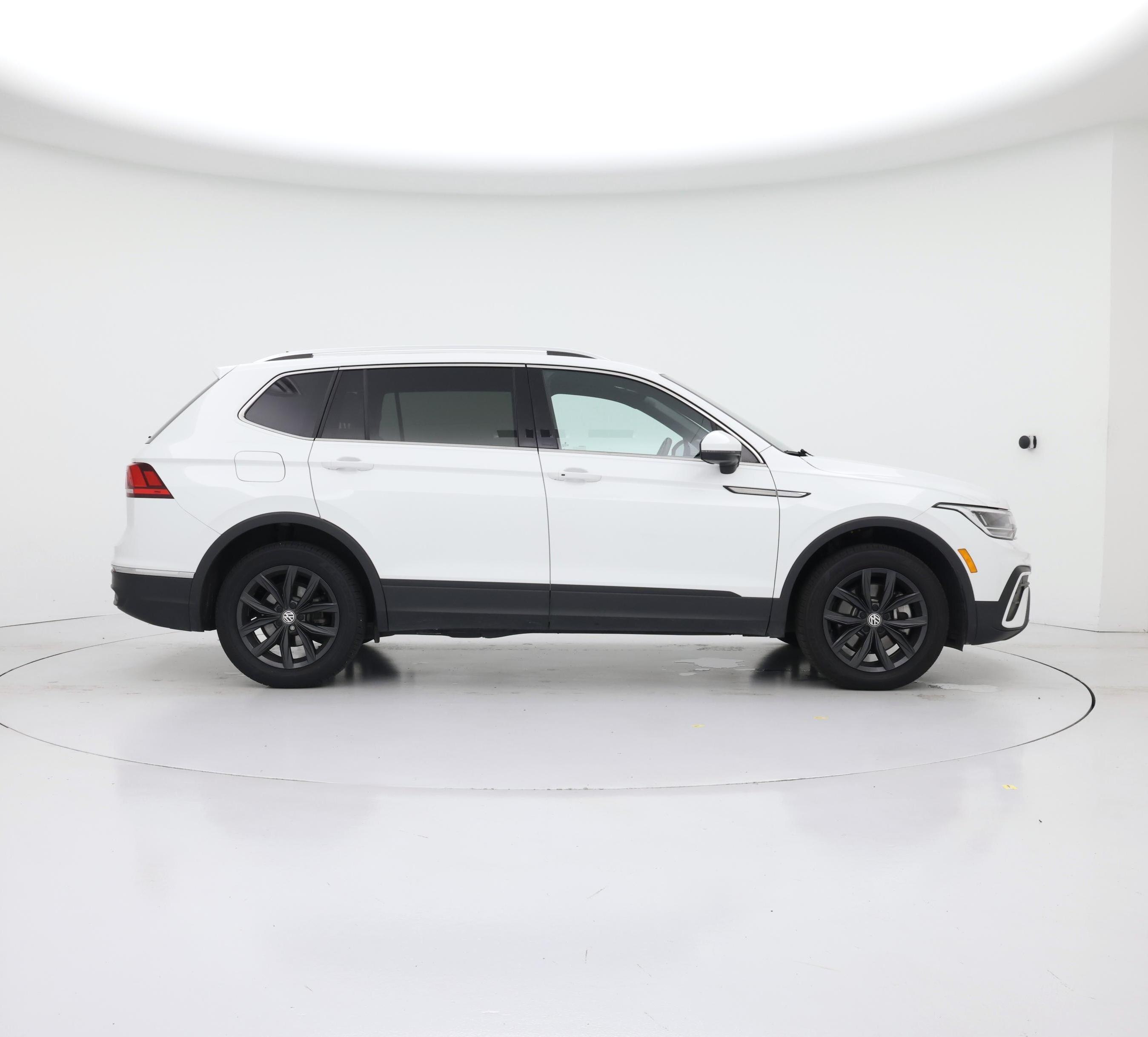 Thumbnail: 2024 Volkswagen Tiguan - 7