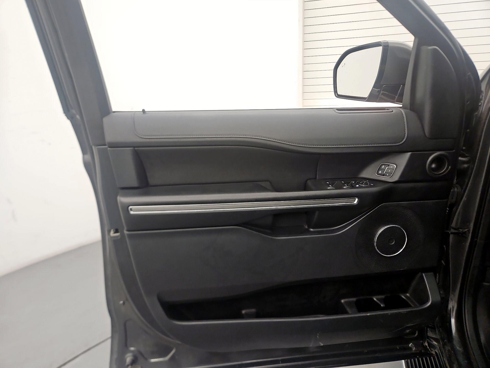 Thumbnail: 2021 Ford Expedition - 12