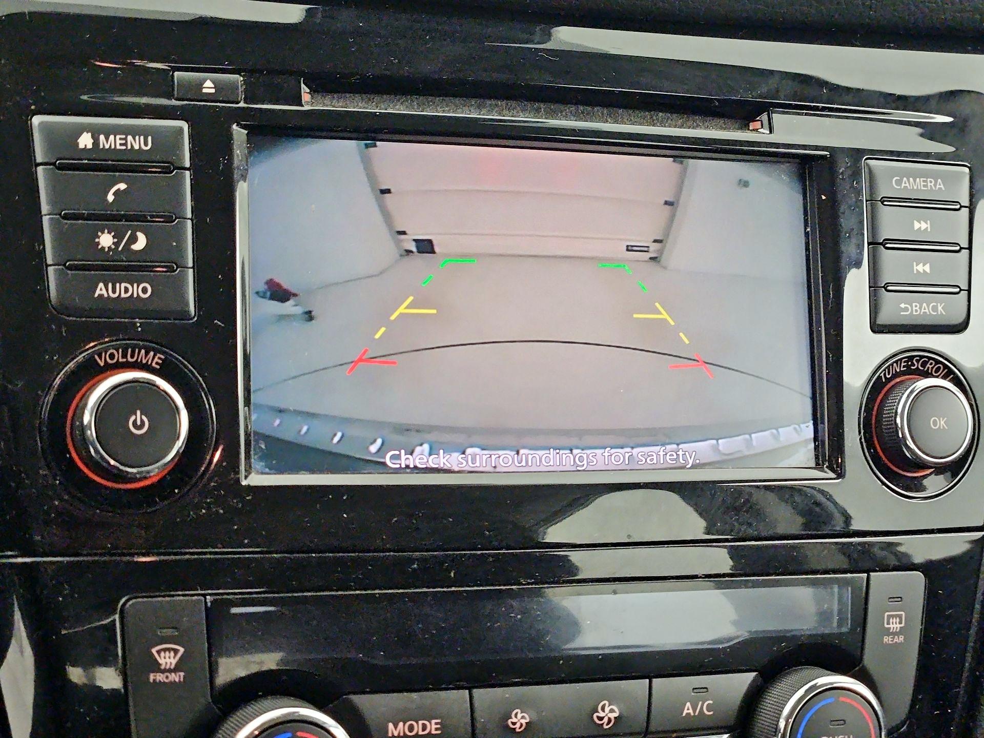 Thumbnail: 2021 Nissan Rogue Sport - 14