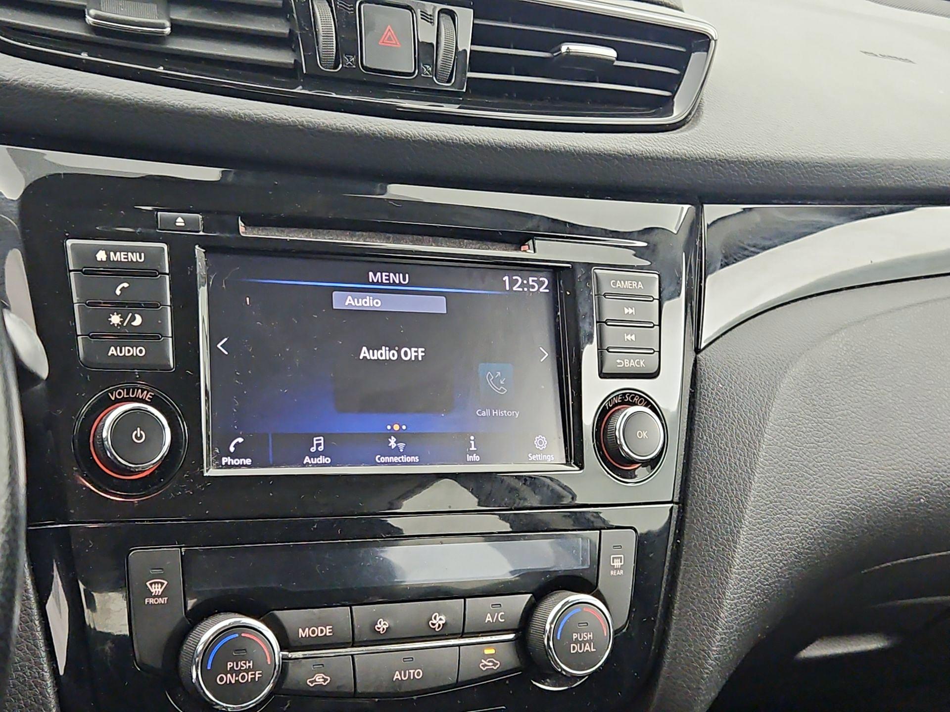 Thumbnail: 2021 Nissan Rogue Sport - 15