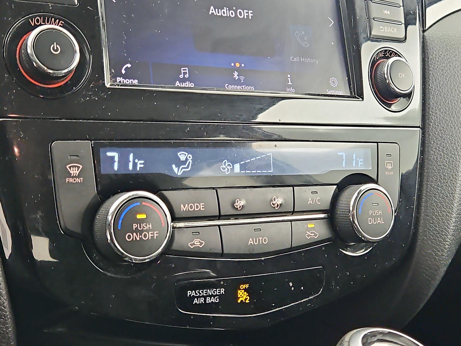 Thumbnail: 2021 Nissan Rogue Sport - 16