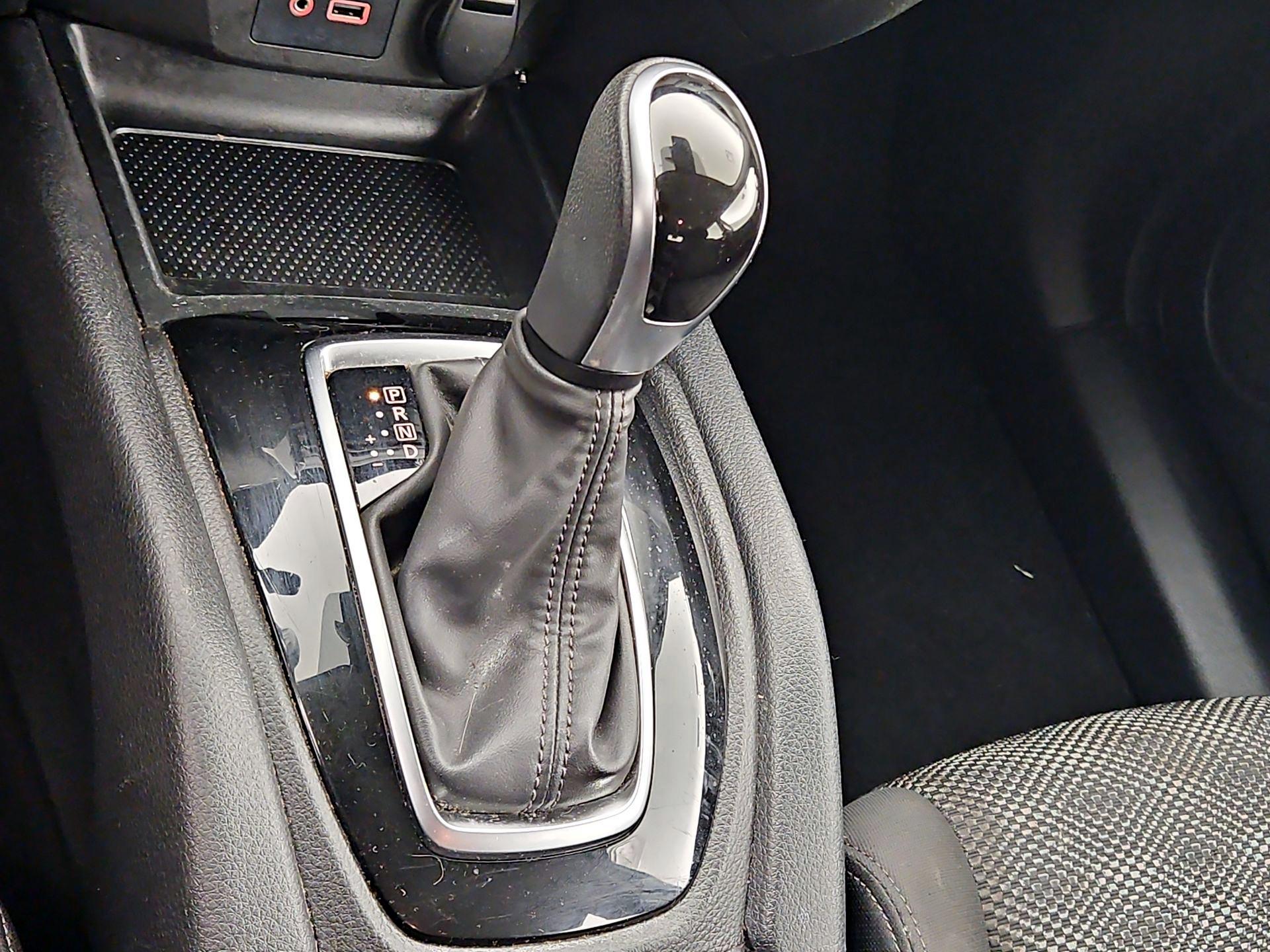 Thumbnail: 2021 Nissan Rogue Sport - 17