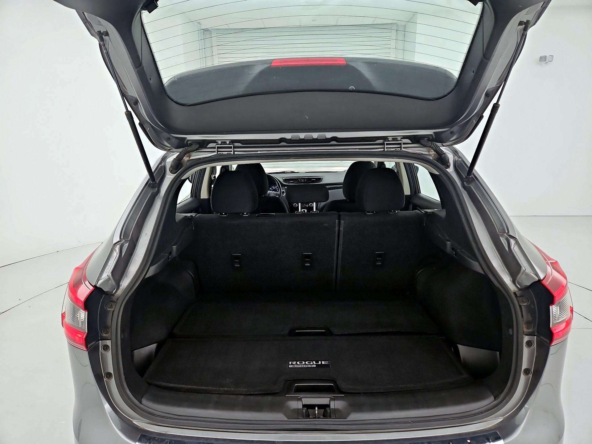 Thumbnail: 2021 Nissan Rogue Sport - 20