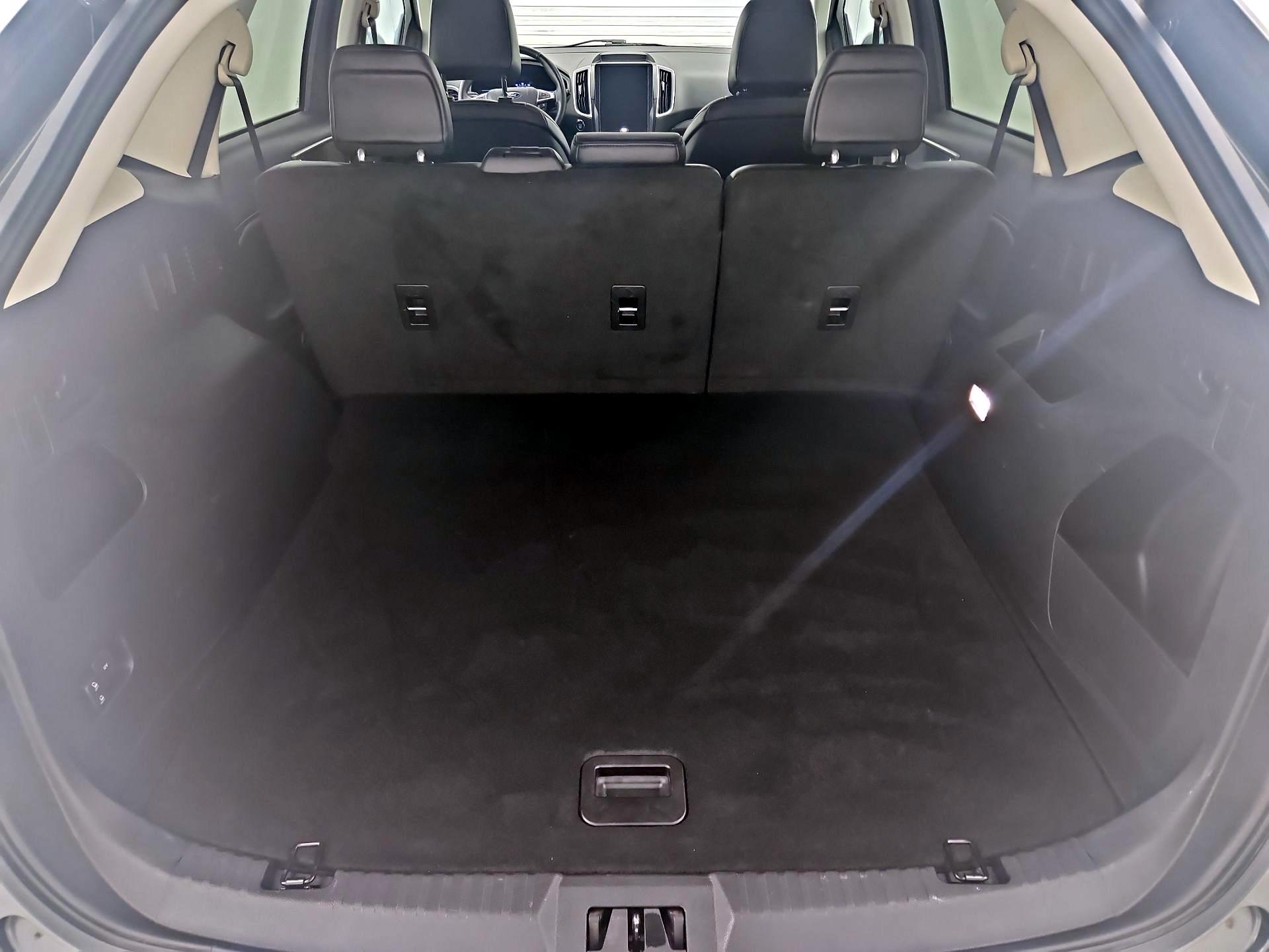 Thumbnail: 2022 Ford Edge - 20