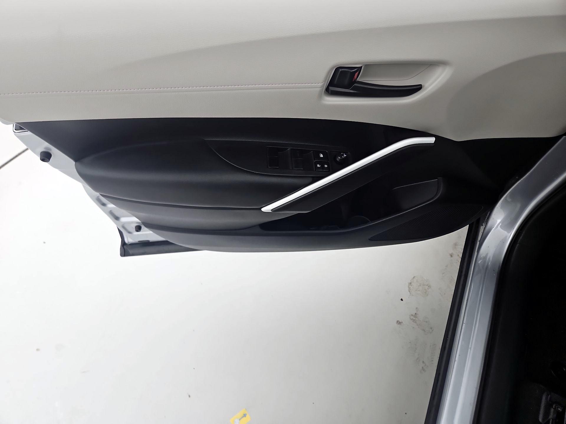 Thumbnail: 2025 Toyota Corolla Cross - 12