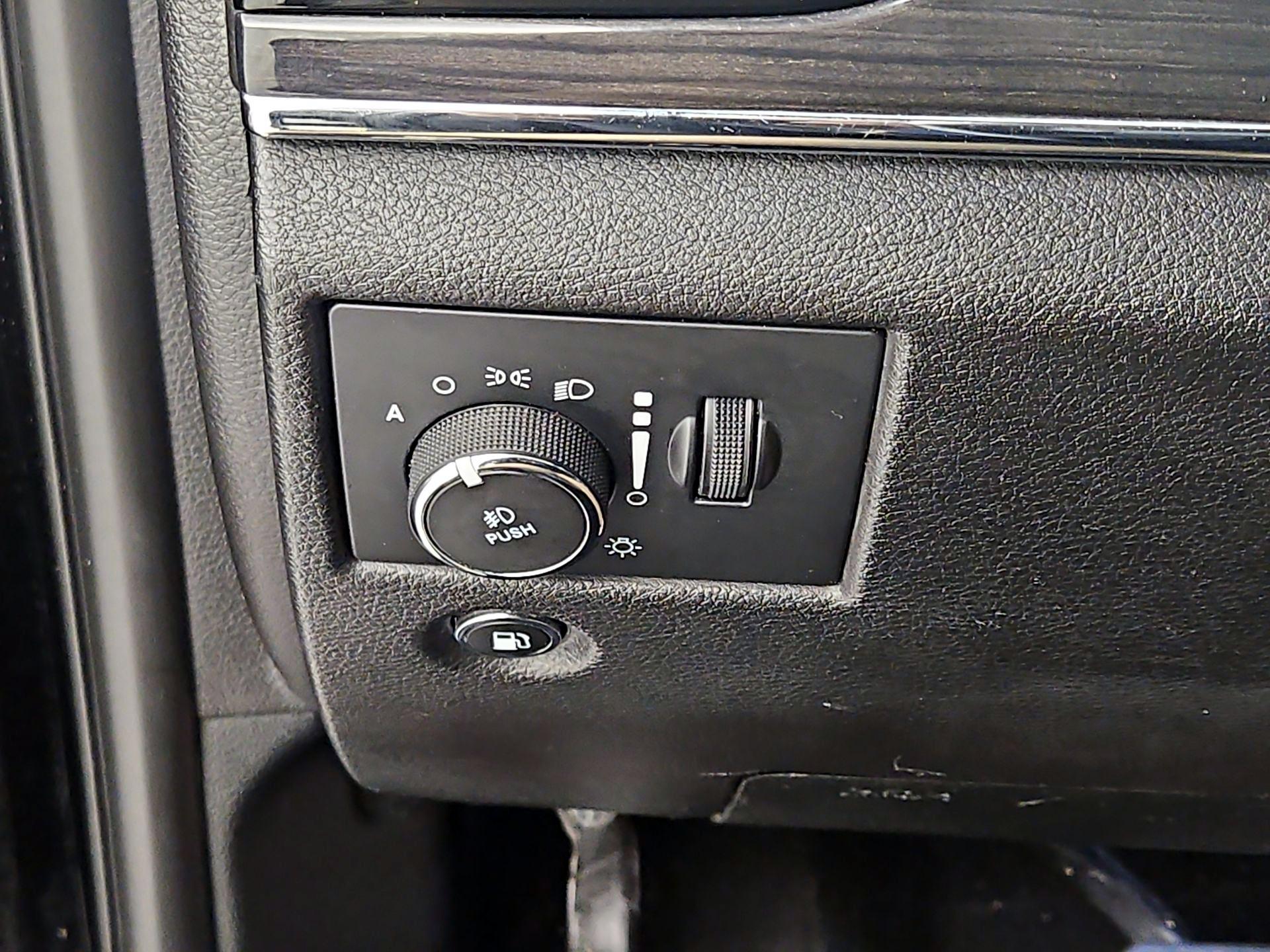 Thumbnail: 2020 Jeep Grand Cherokee - 13