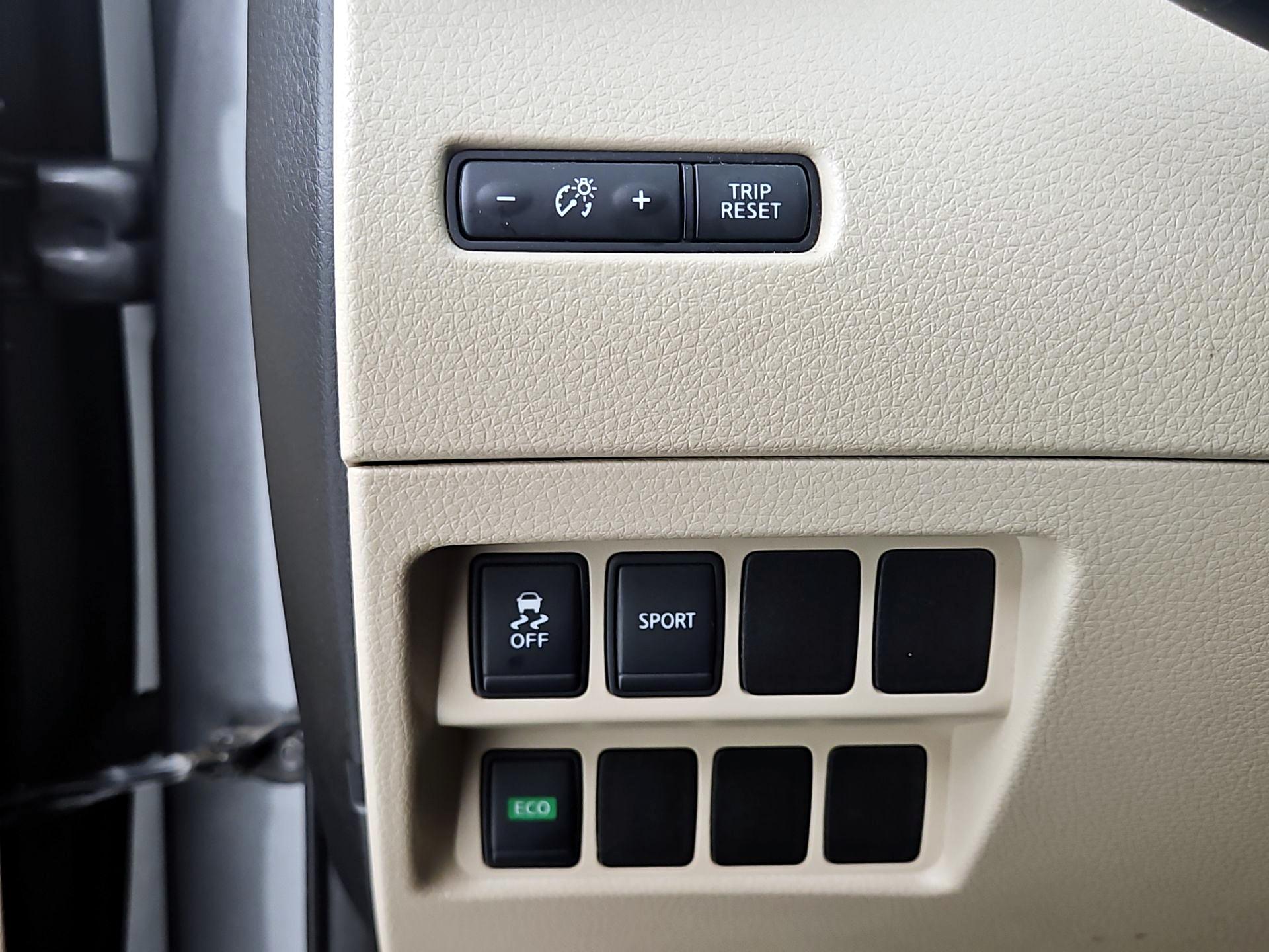 Thumbnail: 2016 Nissan Rogue - 13