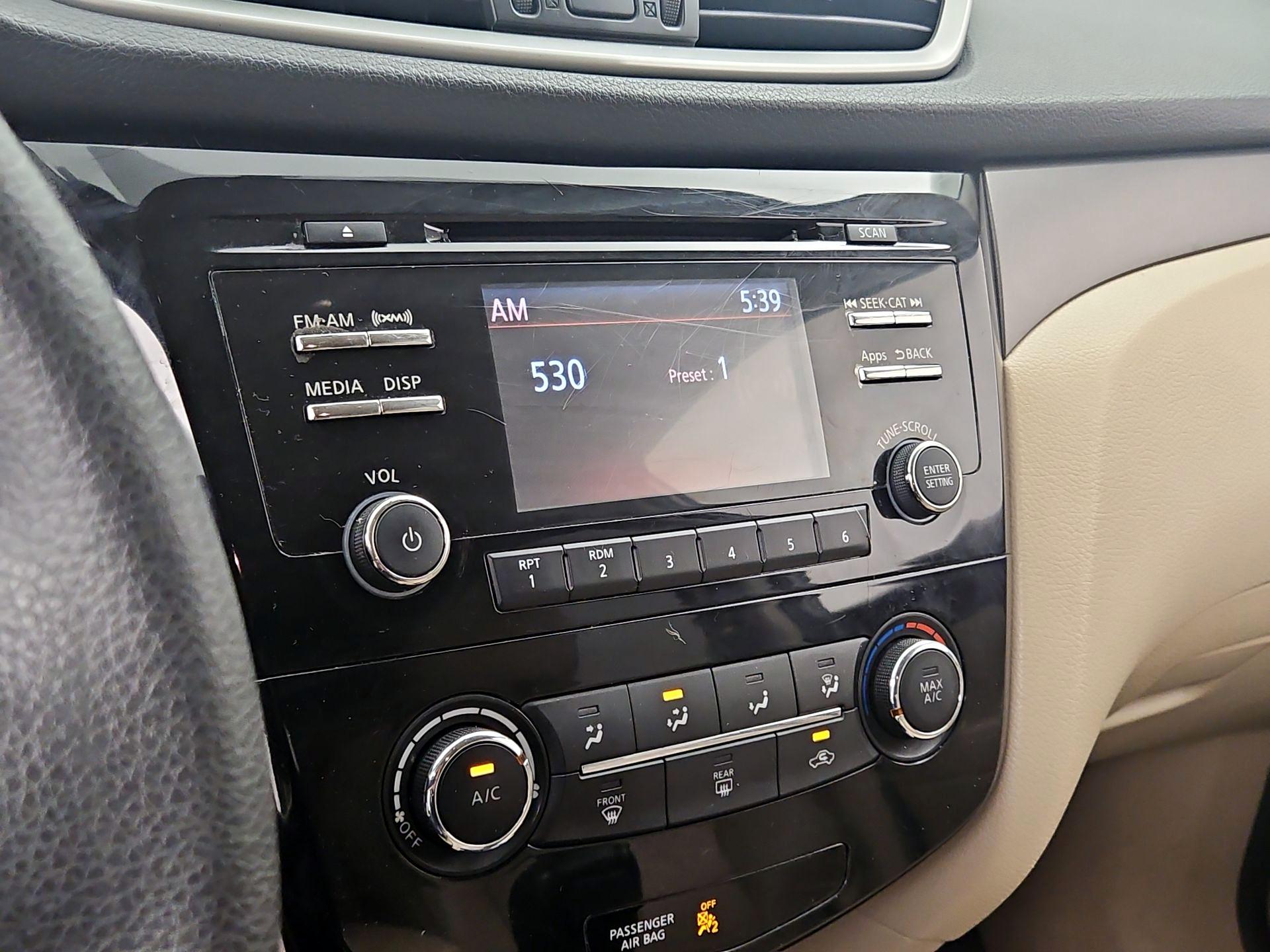 Thumbnail: 2016 Nissan Rogue - 15