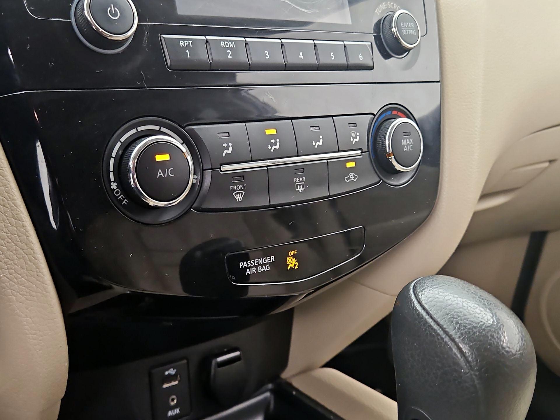 Thumbnail: 2016 Nissan Rogue - 16