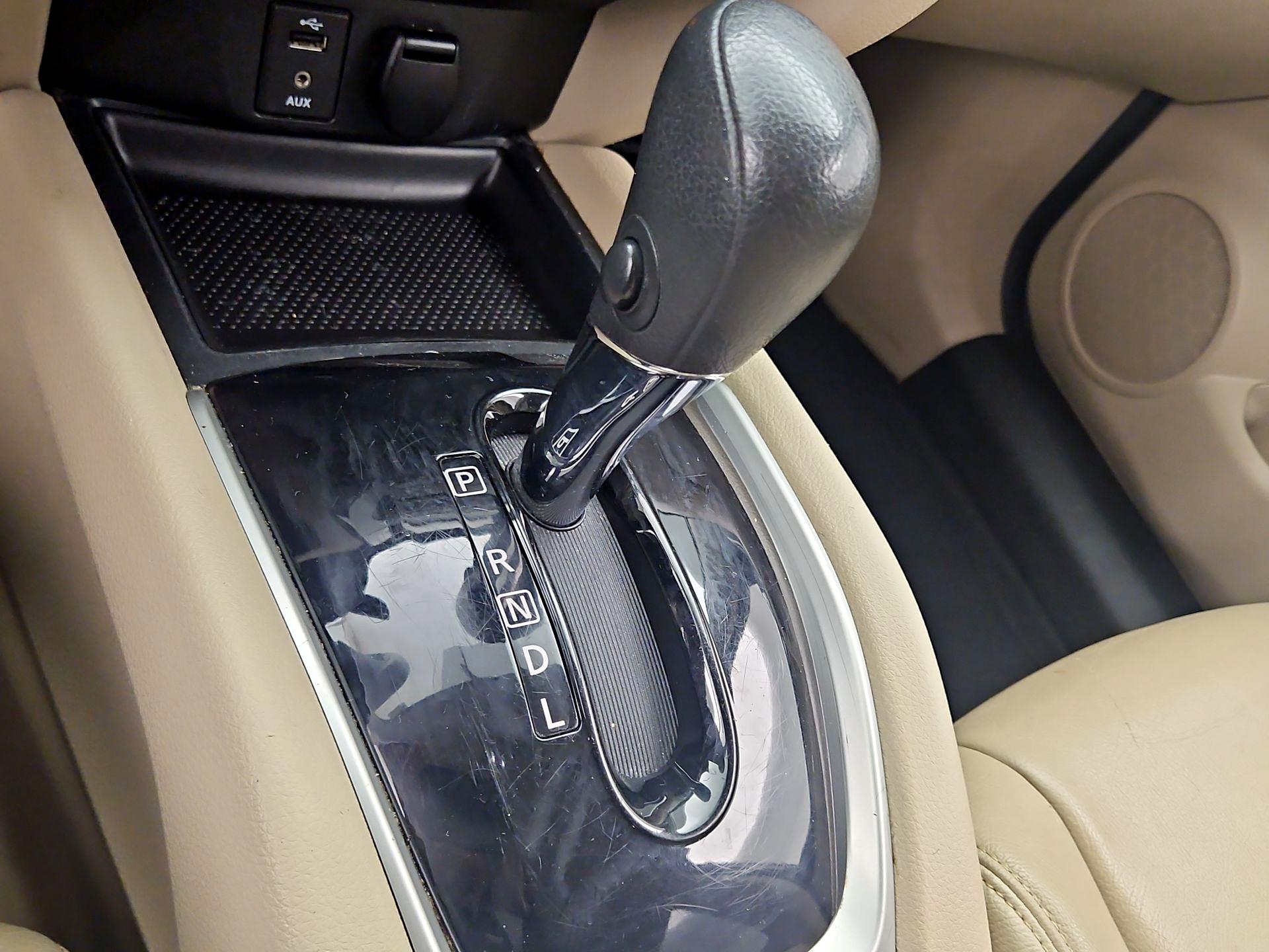 Thumbnail: 2016 Nissan Rogue - 17