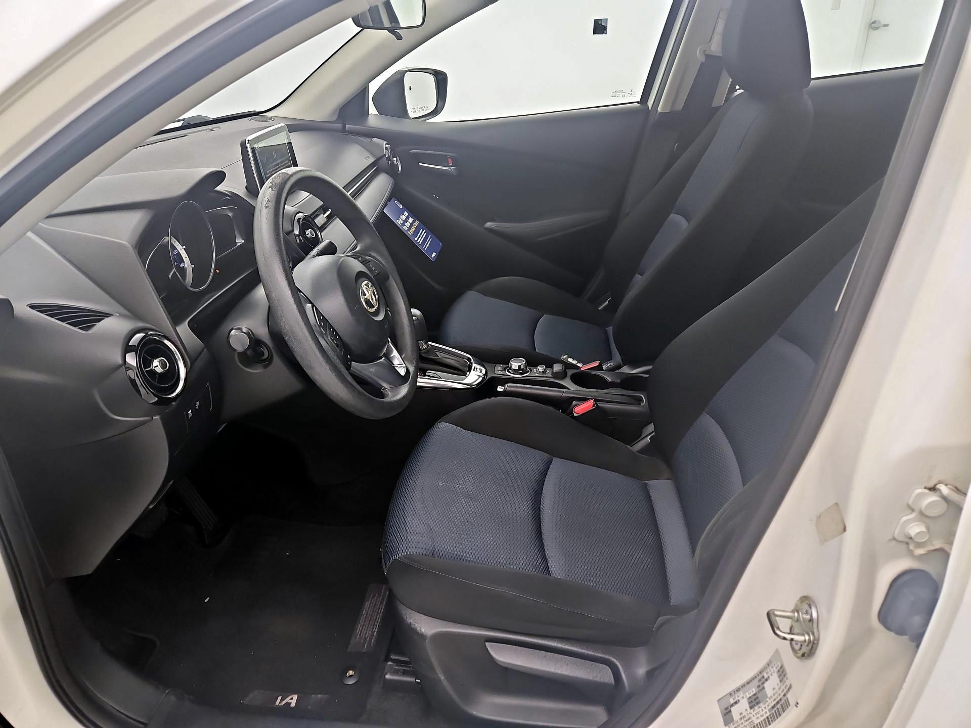 Thumbnail: 2017 Toyota Yaris iA - 11