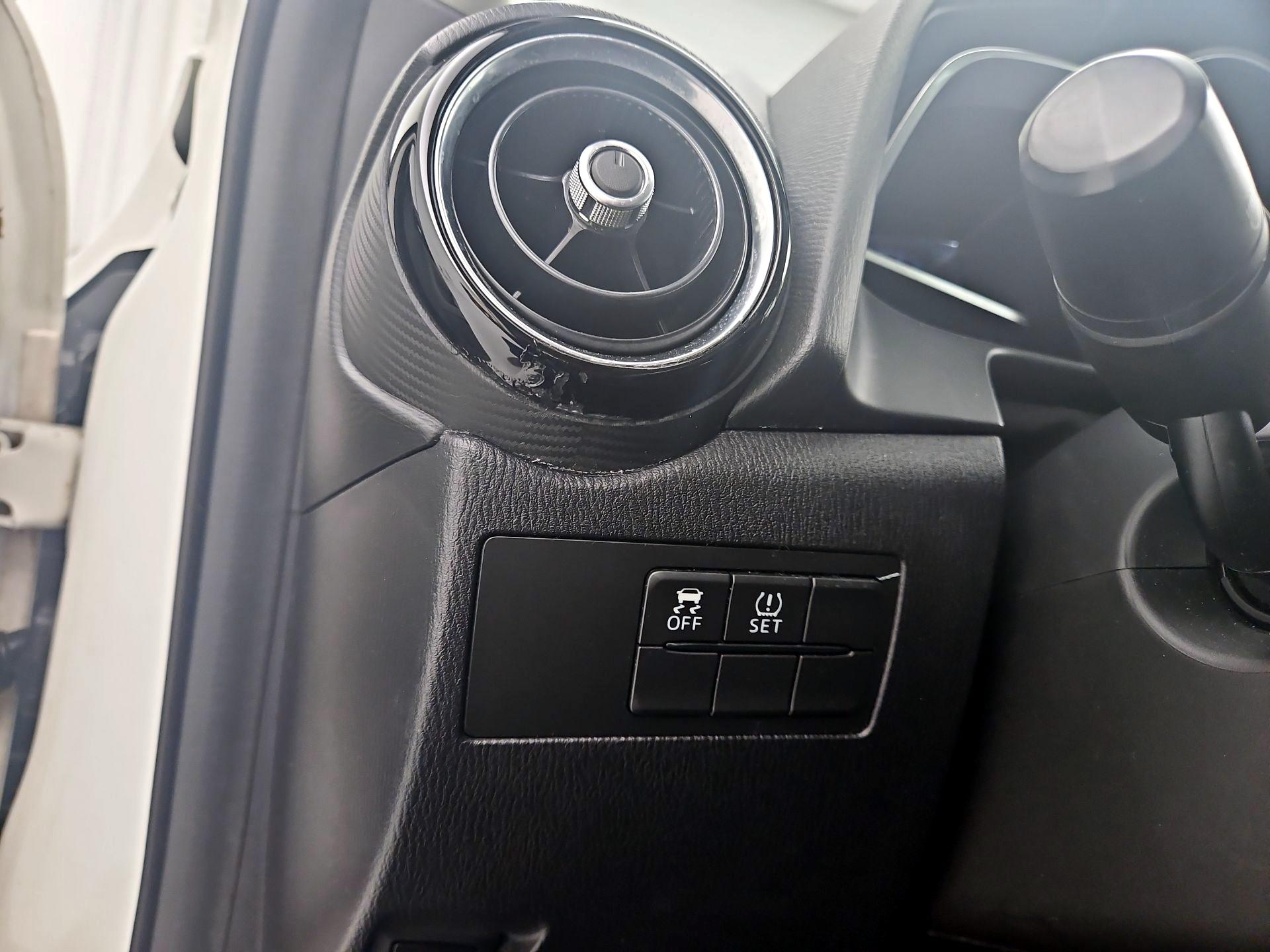 Thumbnail: 2017 Toyota Yaris iA - 13