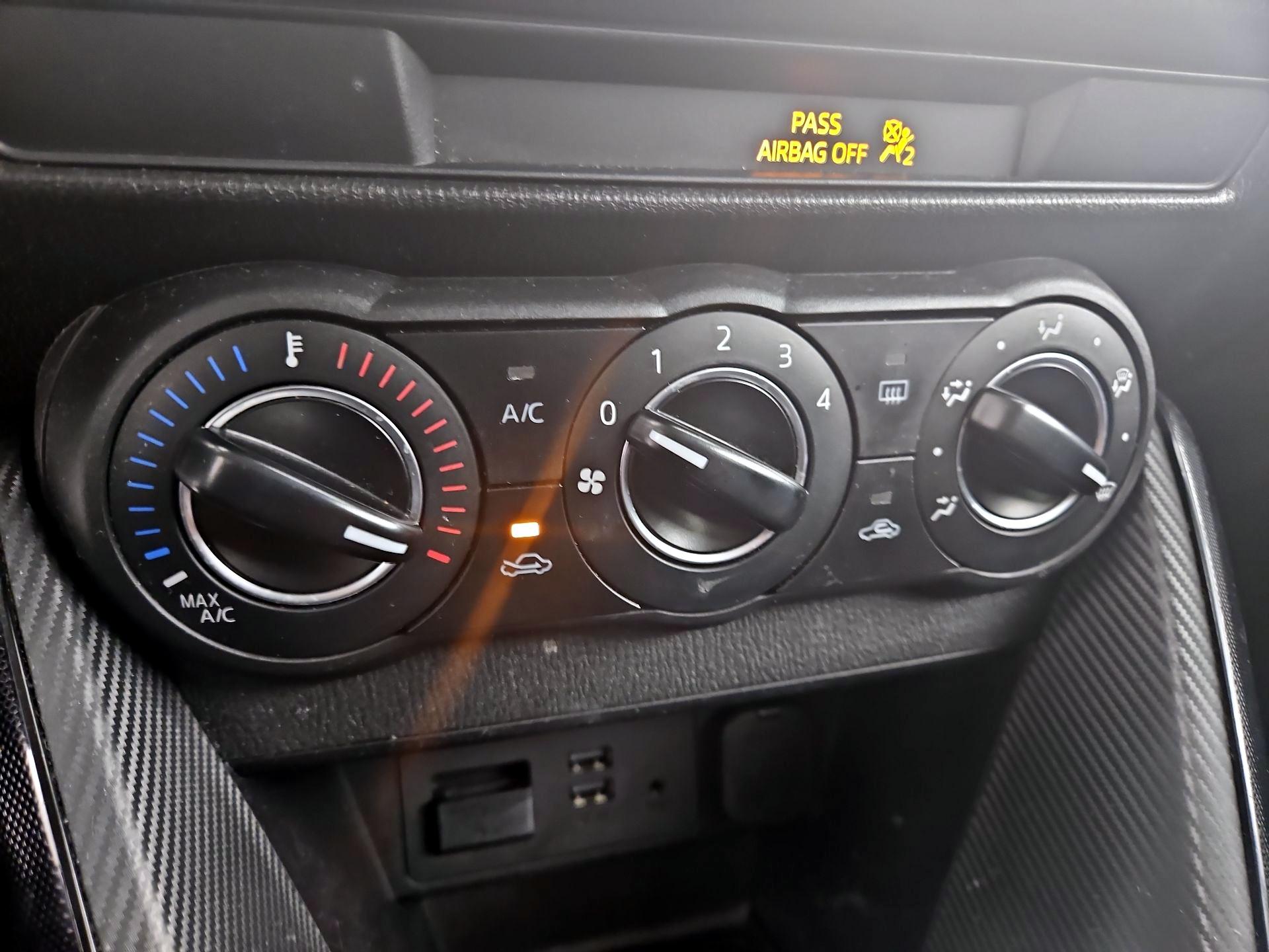 Thumbnail: 2017 Toyota Yaris iA - 16