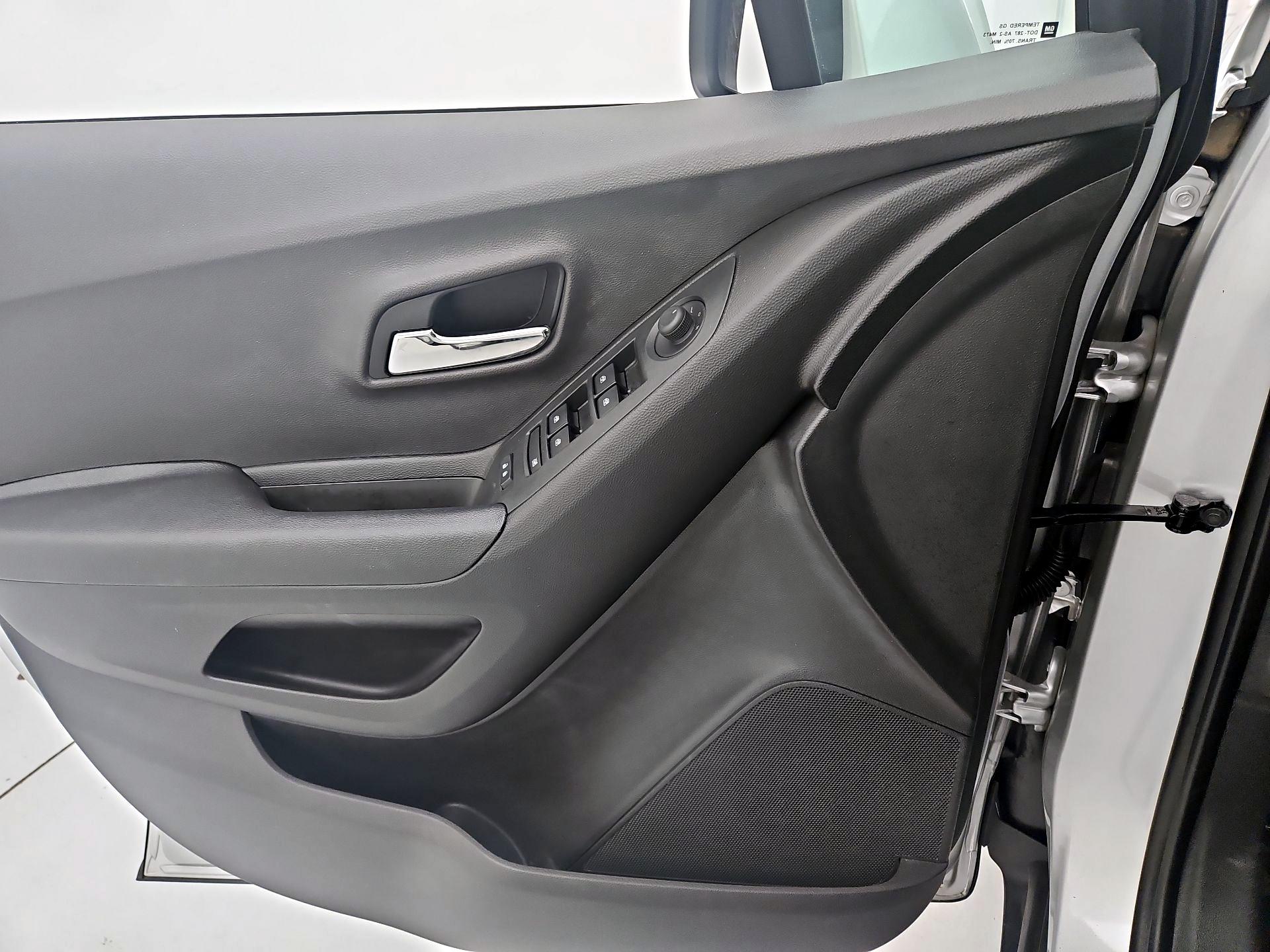 Thumbnail: 2018 Chevrolet Trax - 12