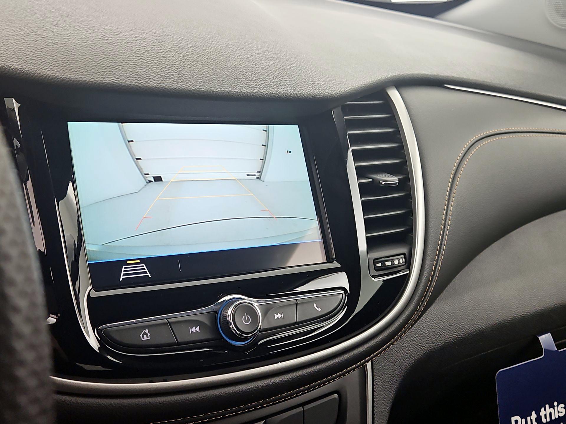 Thumbnail: 2018 Chevrolet Trax - 14