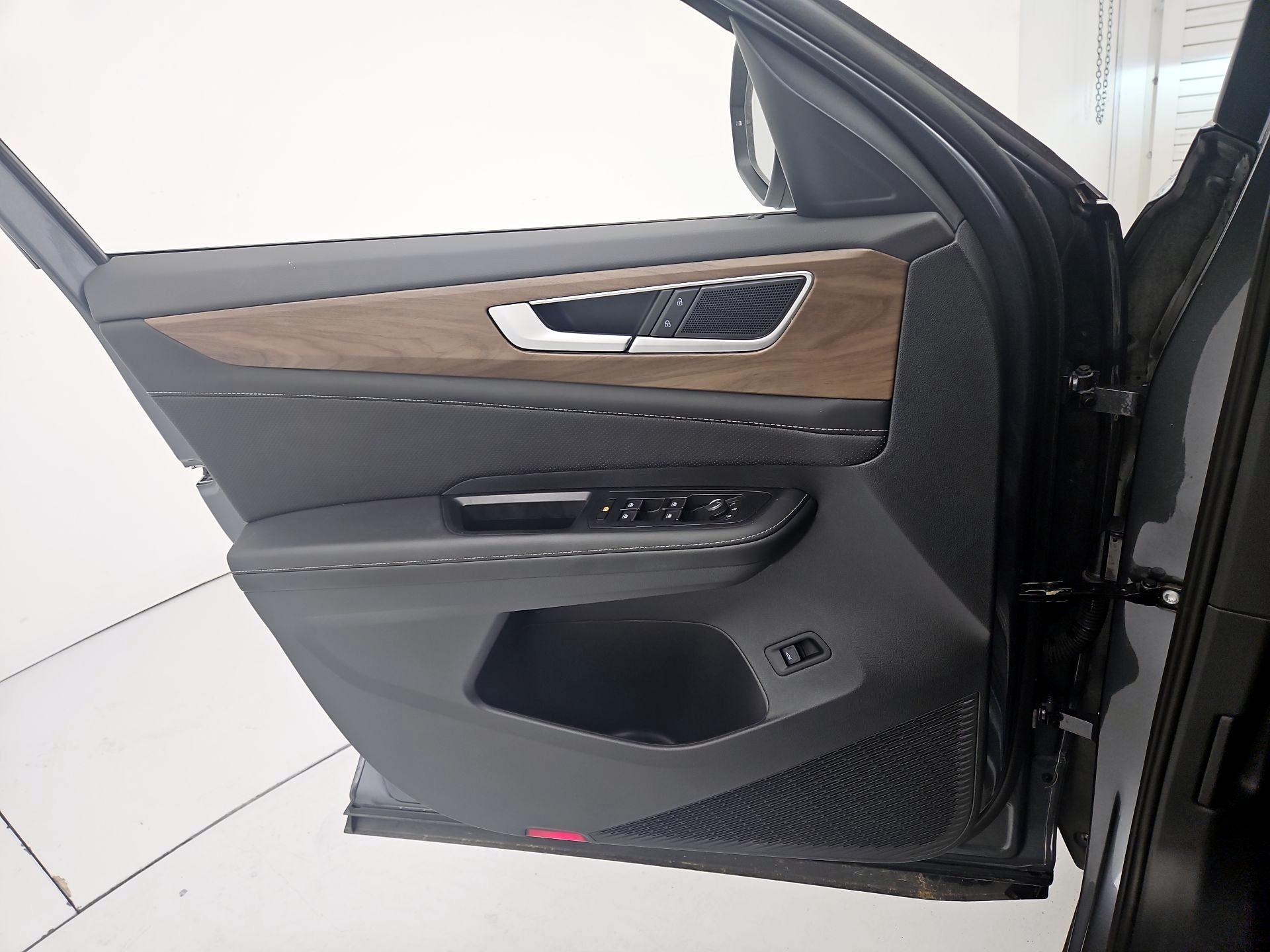 Thumbnail: 2025 Volkswagen Atlas - 12