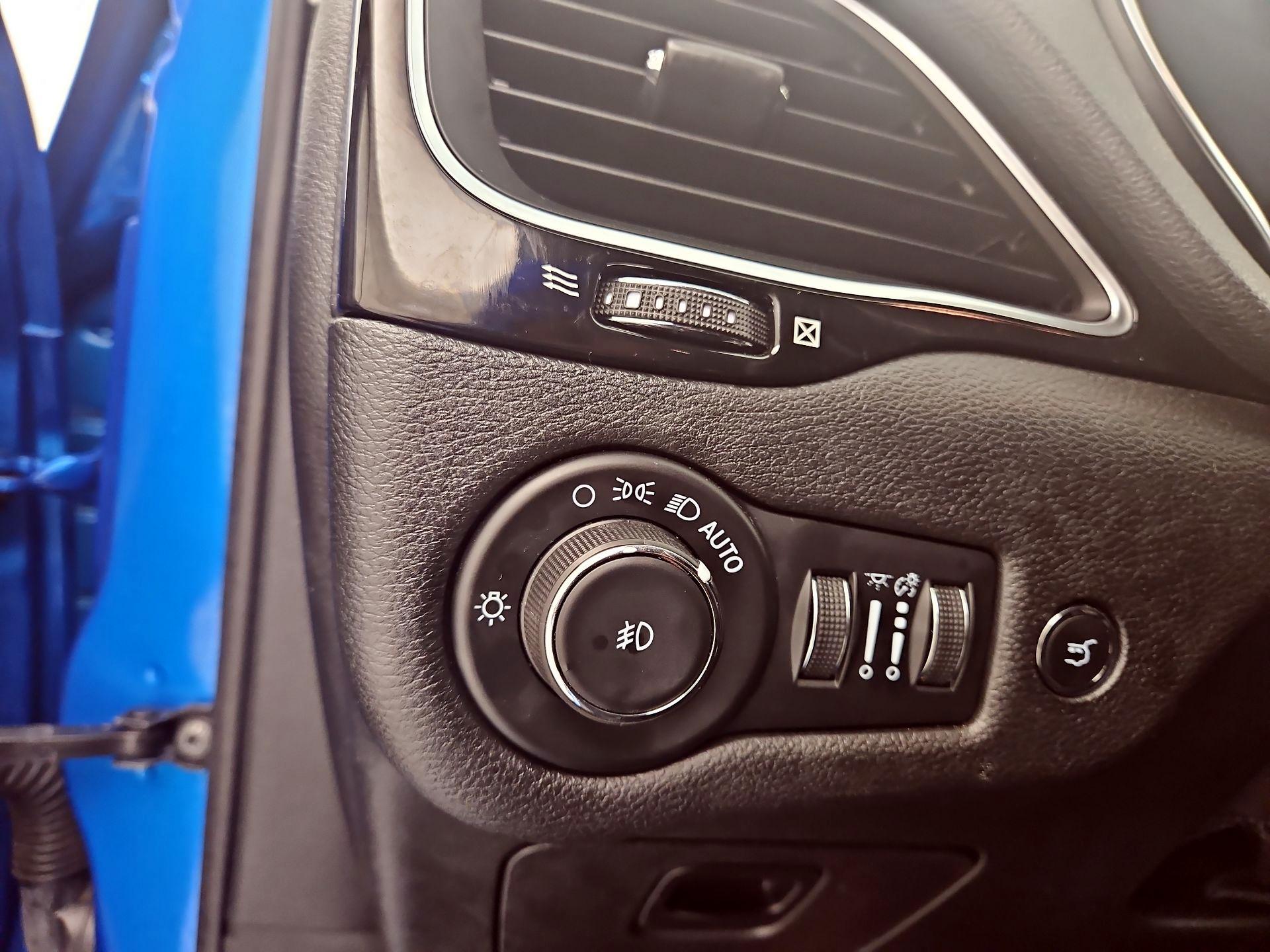 Thumbnail: 2023 Jeep Cherokee - 13