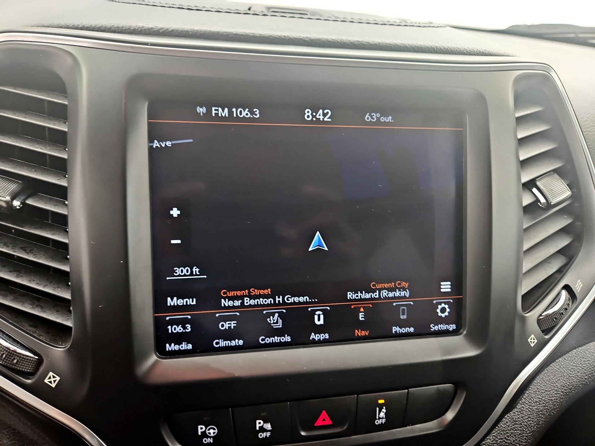 Thumbnail: 2023 Jeep Cherokee - 14