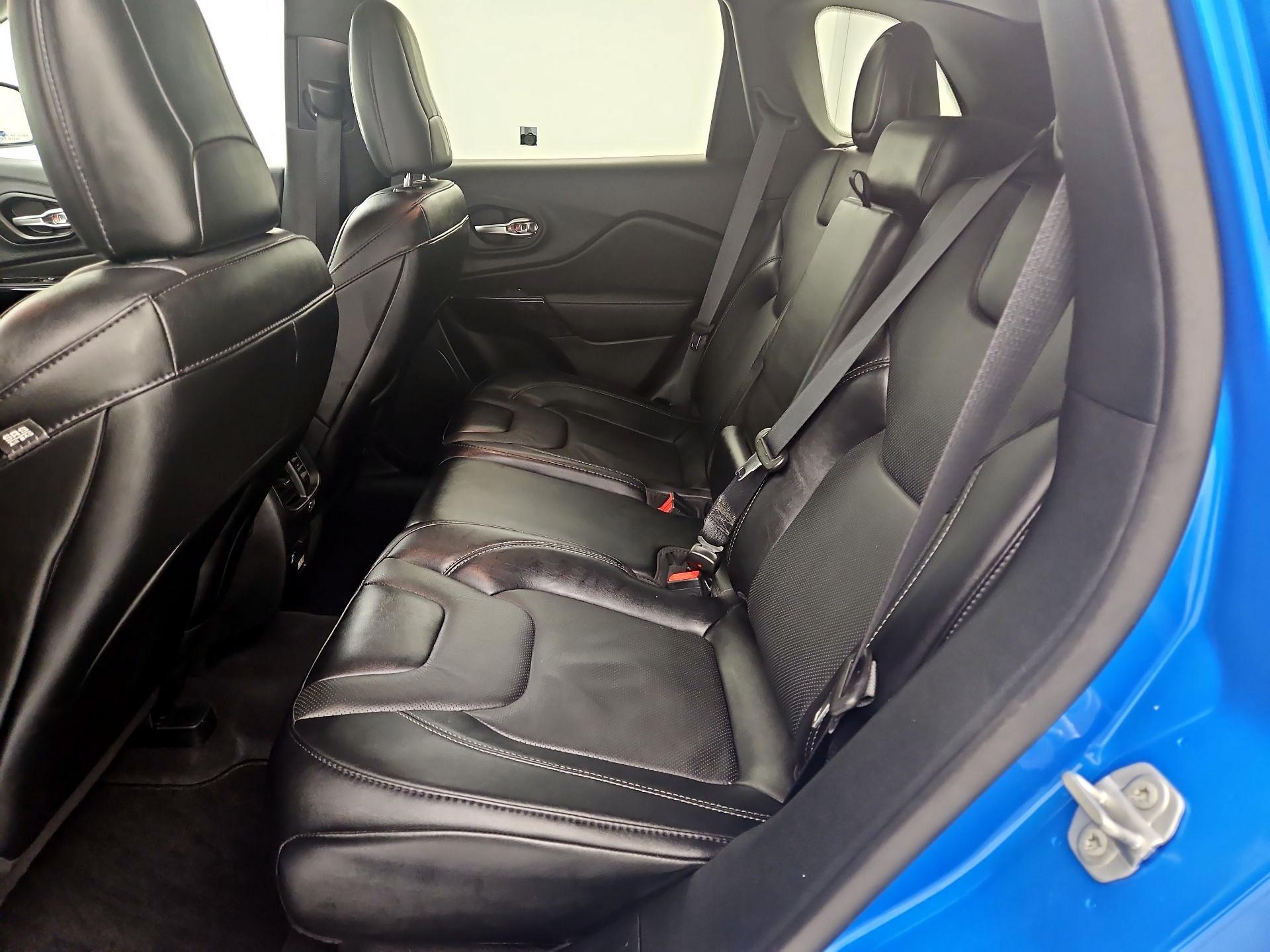 Thumbnail: 2023 Jeep Cherokee - 20