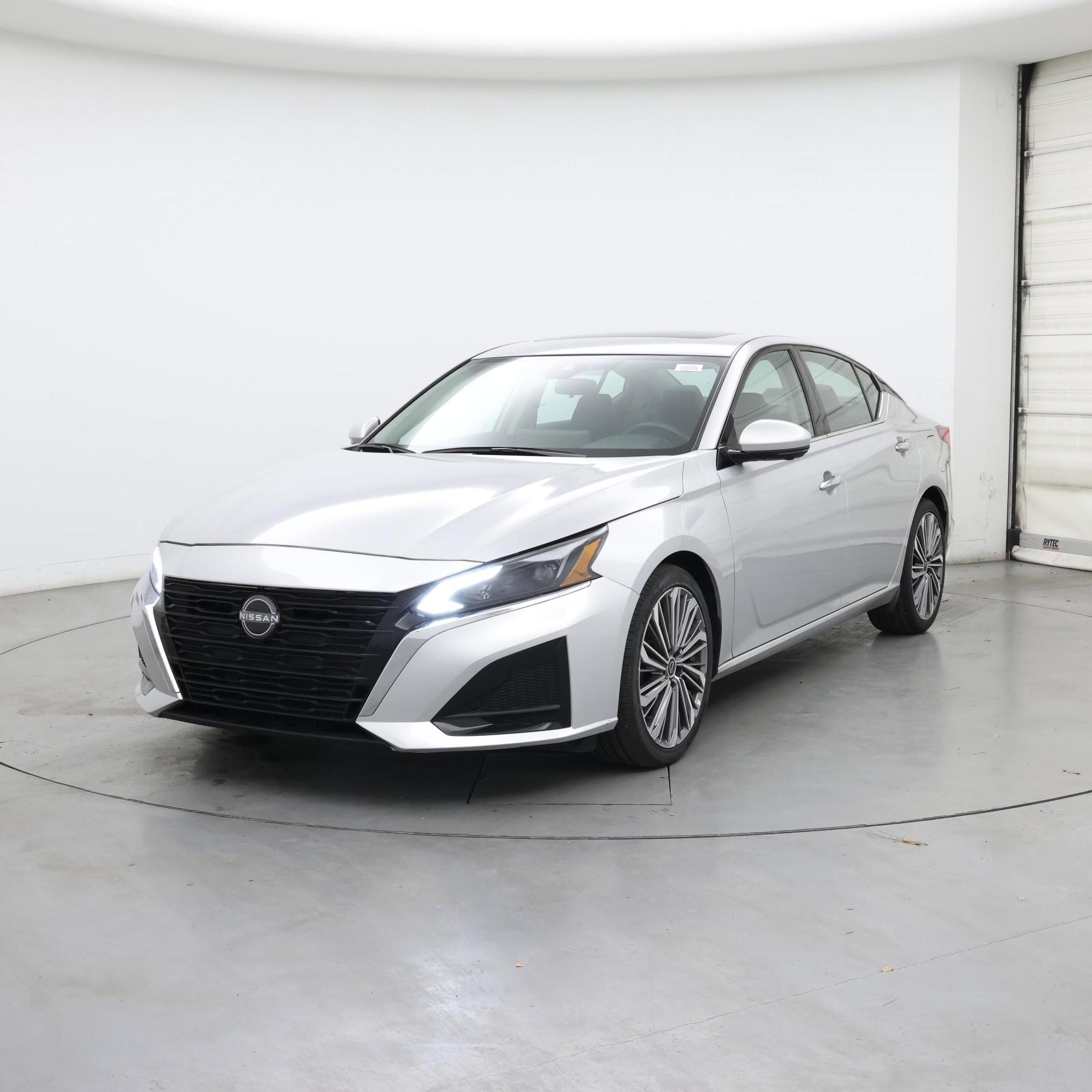 Thumbnail: 2023 Nissan Altima - 4