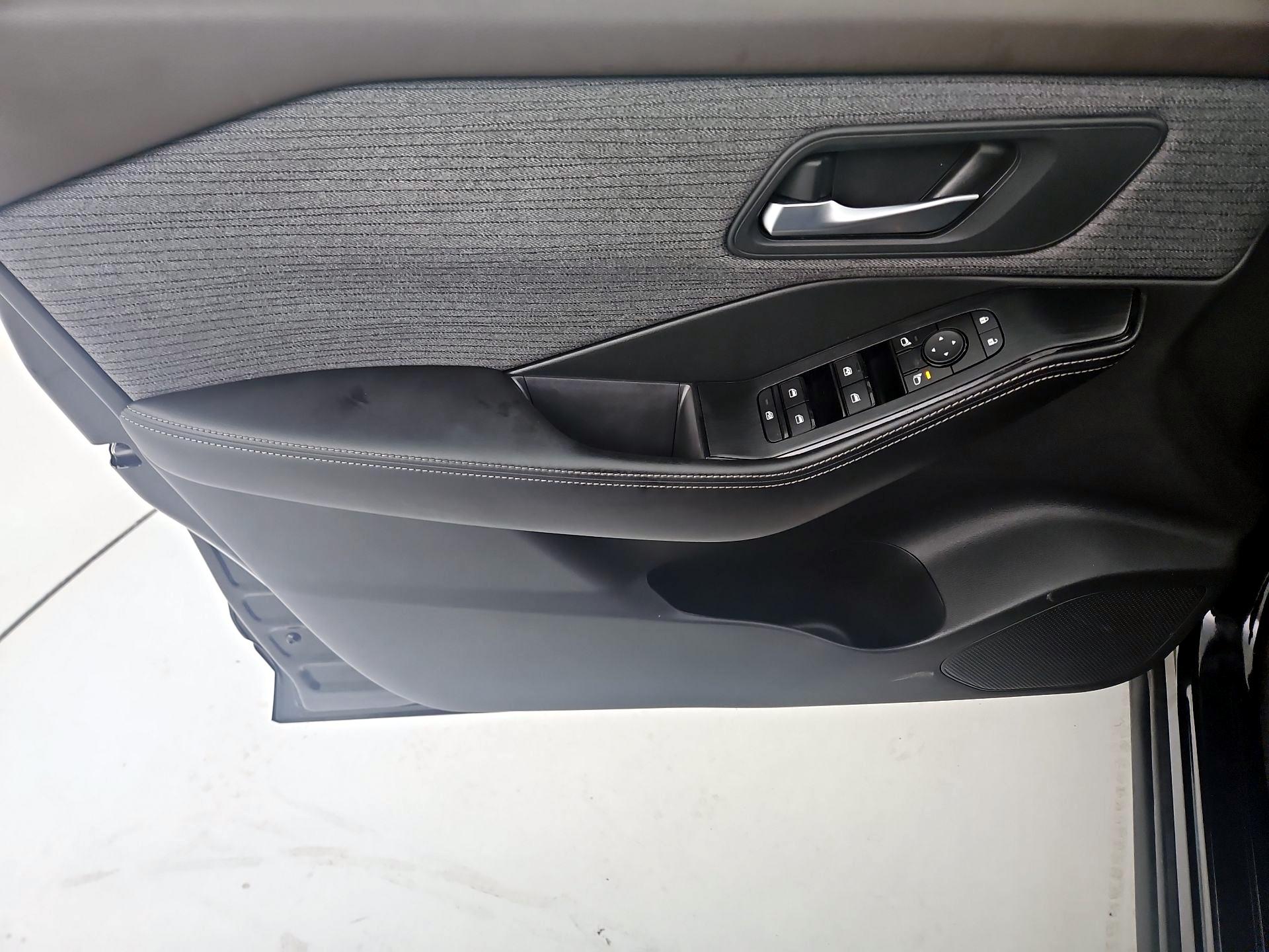 Thumbnail: 2022 Nissan Rogue - 12