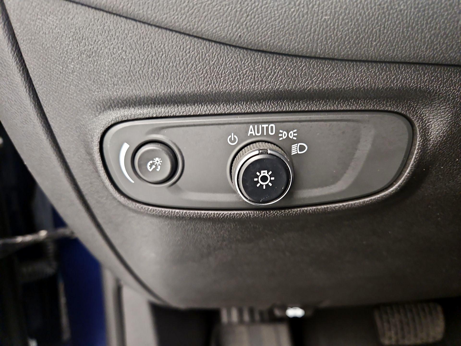 Thumbnail: 2022 Chevrolet Equinox - 13