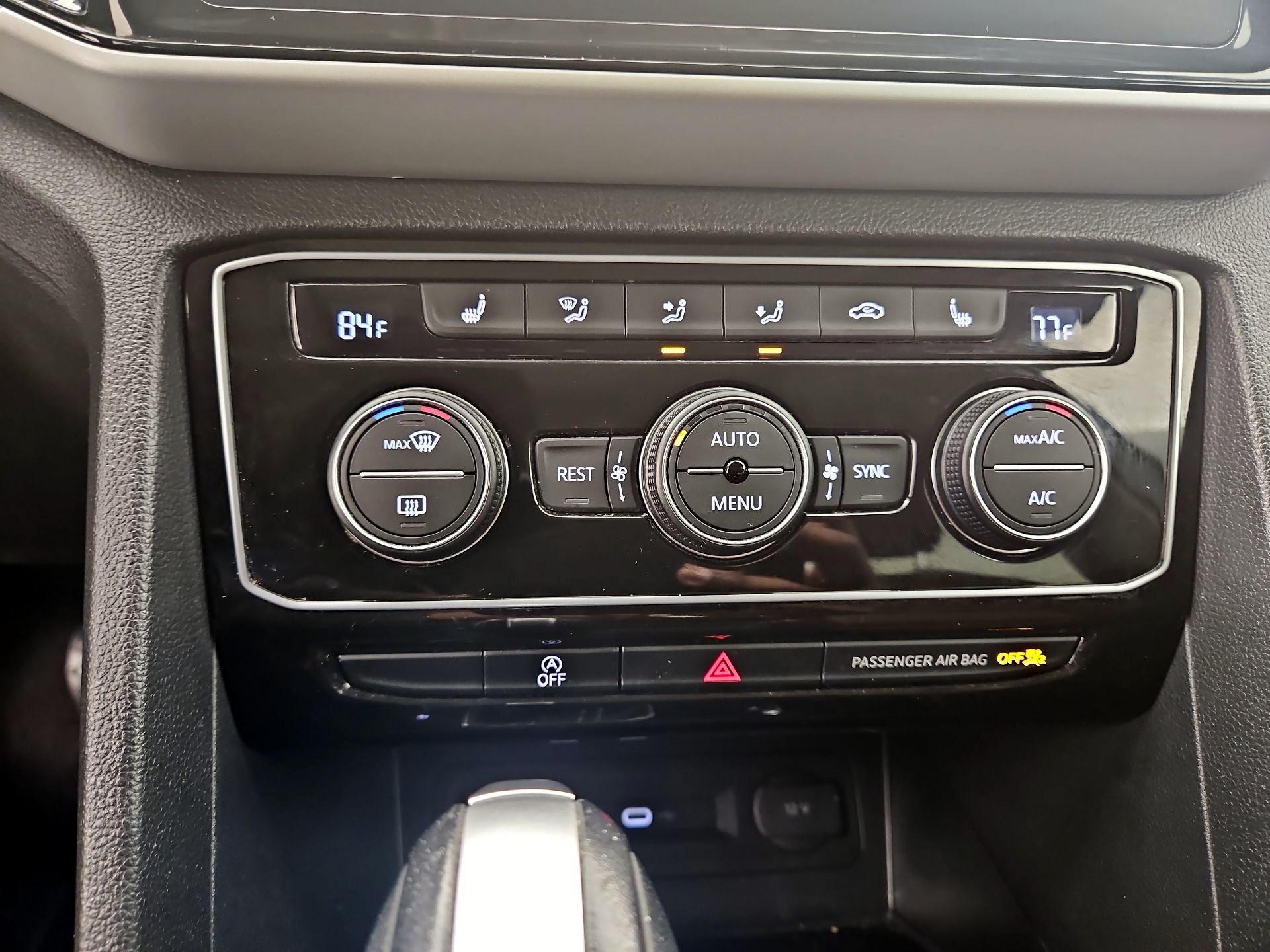 Thumbnail: 2022 Volkswagen Atlas - 17