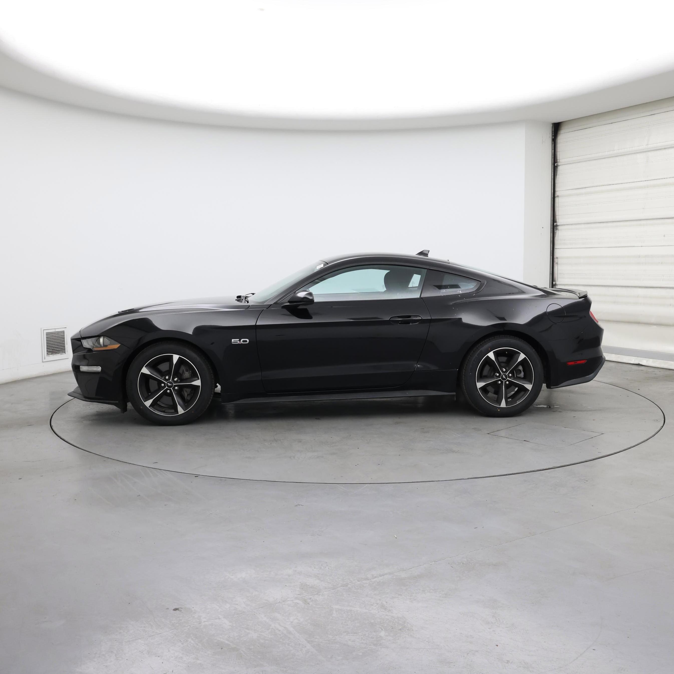 Thumbnail: 2022 Ford Mustang - 3