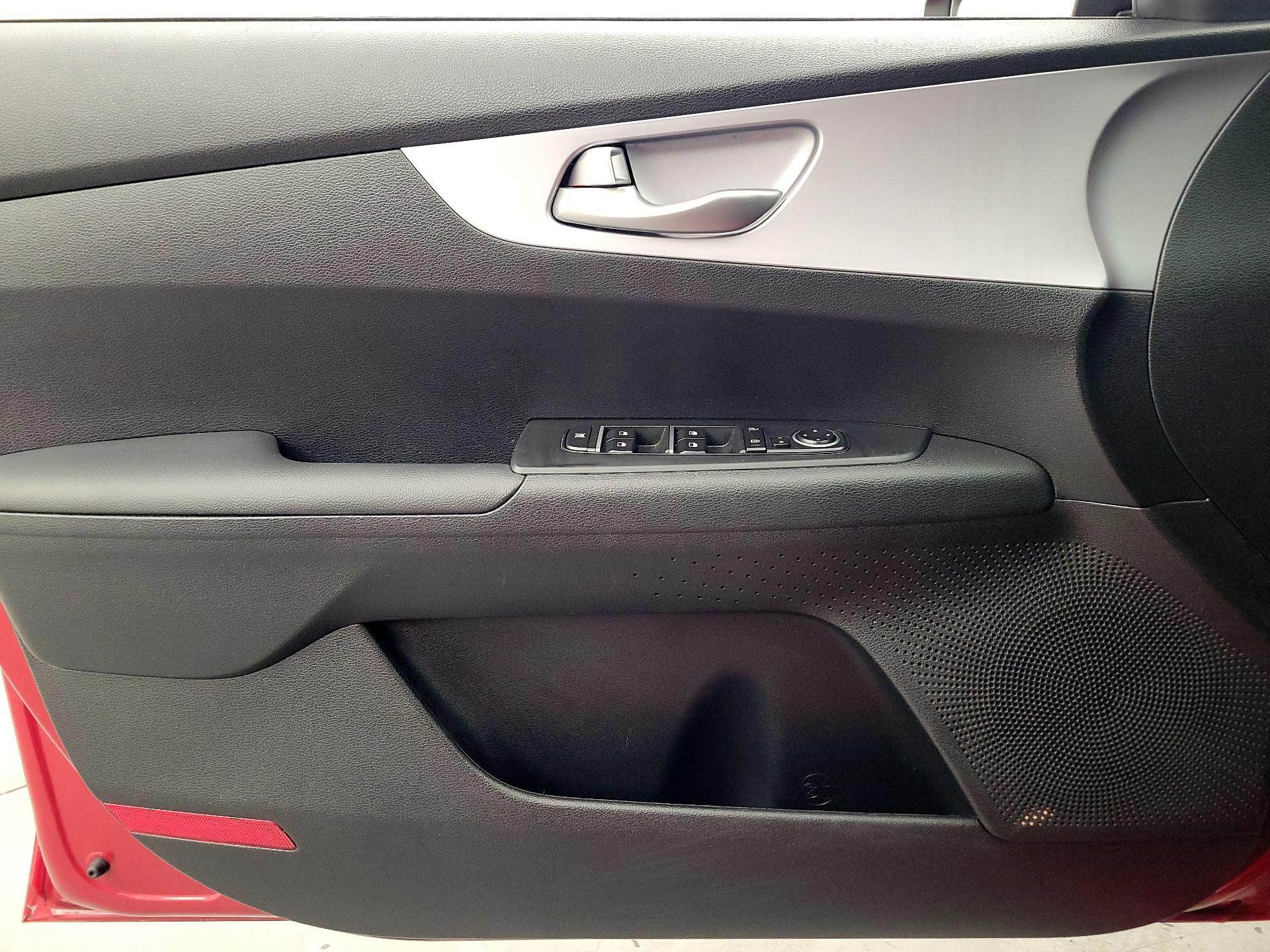 Thumbnail: 2024 Kia Forte - 12