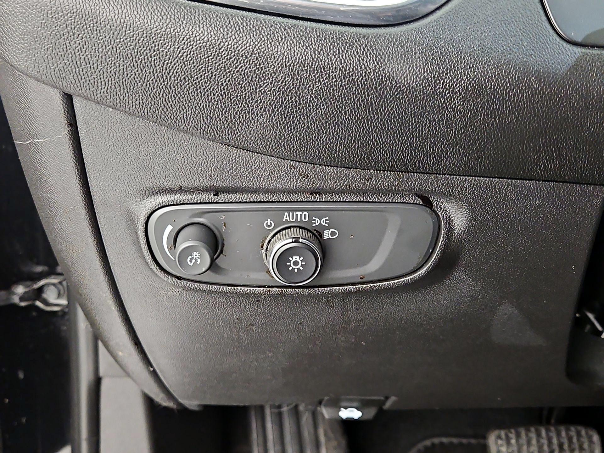 Thumbnail: 2022 Chevrolet Equinox - 13