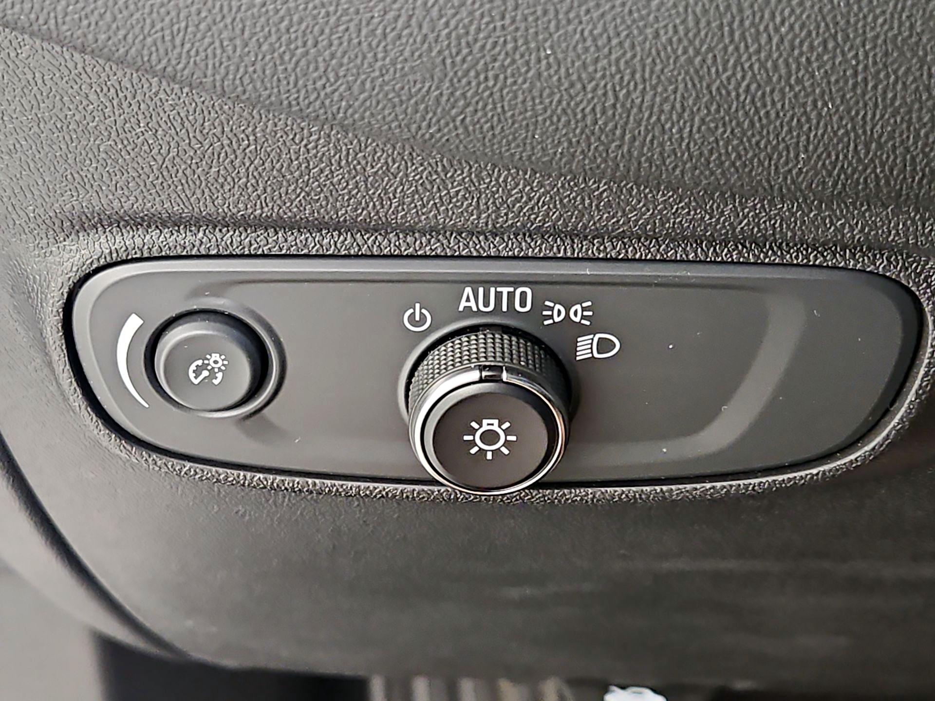 Thumbnail: 2022 Chevrolet Equinox - 13