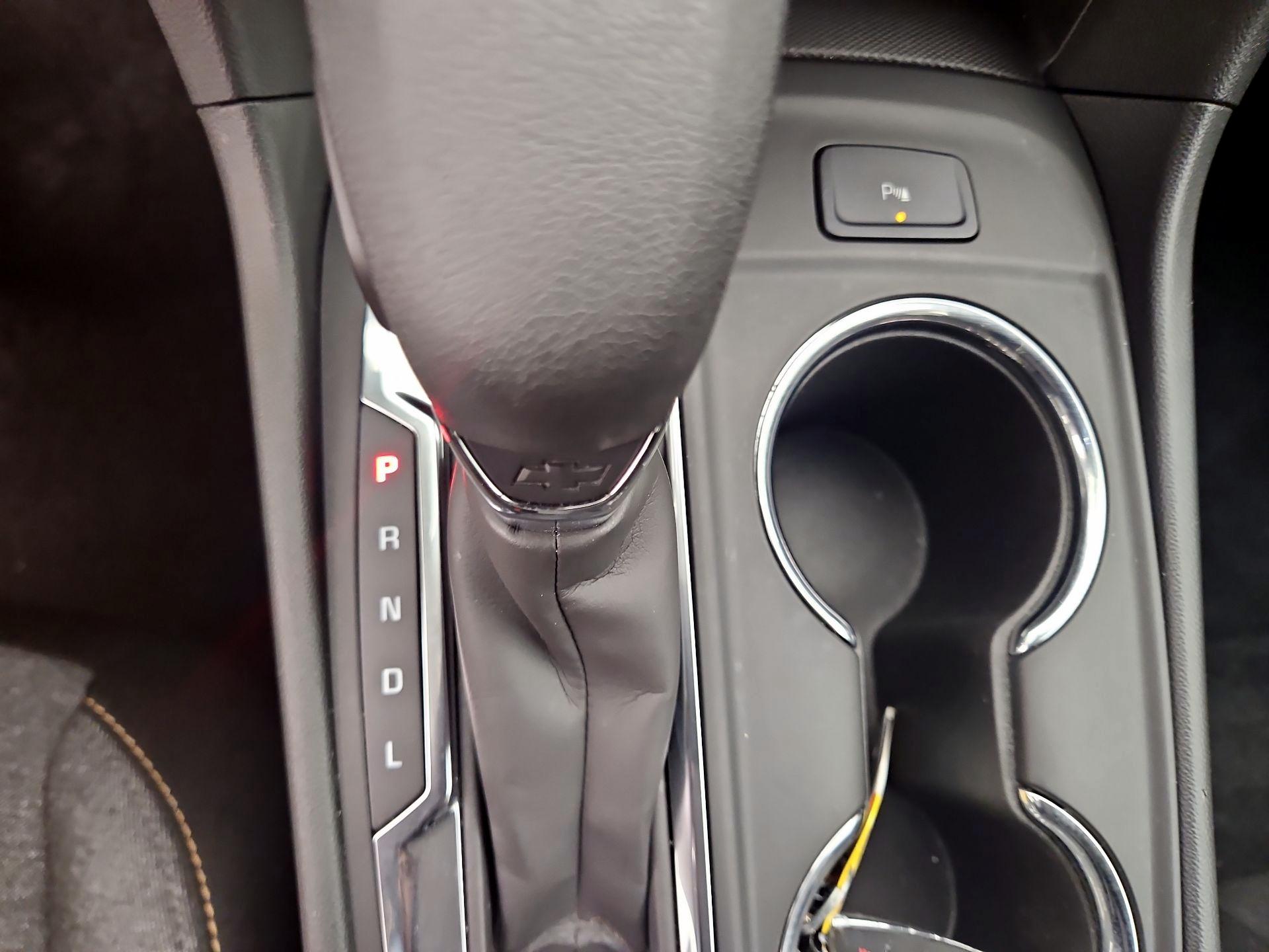 Thumbnail: 2022 Chevrolet Equinox - 18