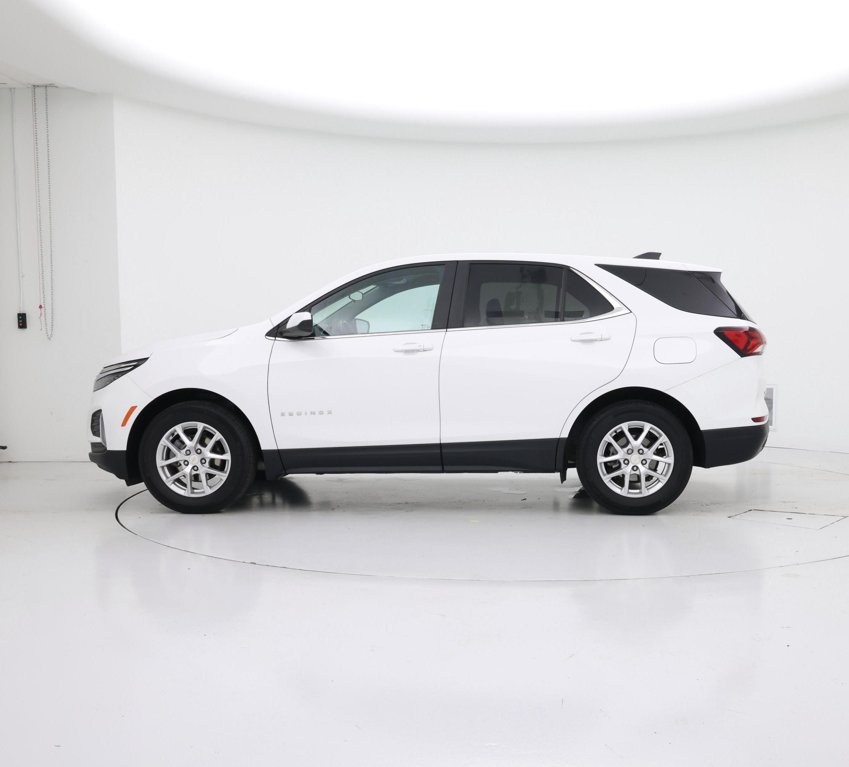 Thumbnail: 2022 Chevrolet Equinox - 3