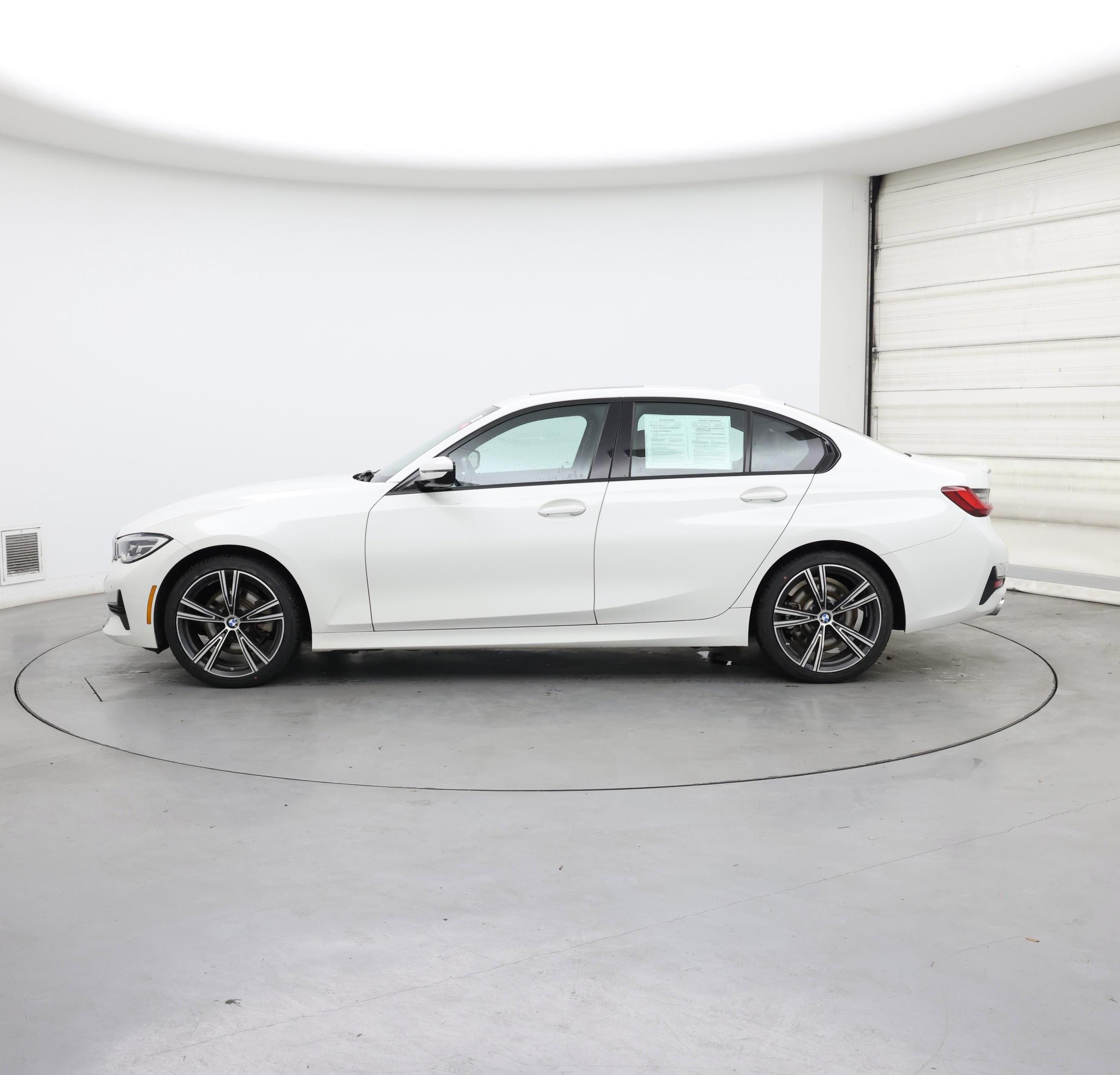 Thumbnail: 2022 BMW 3 Series - 3