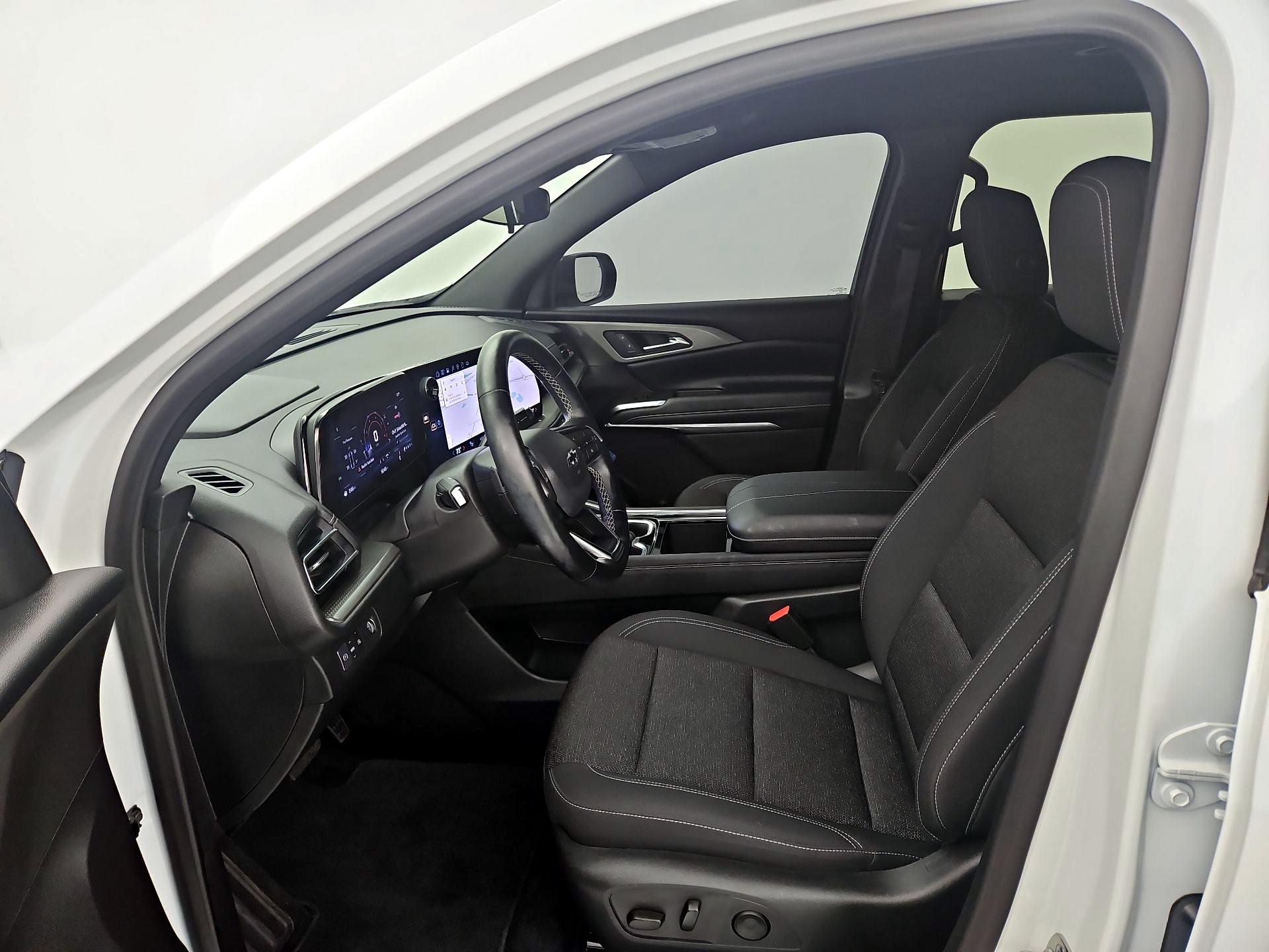 Thumbnail: 2025 Chevrolet Traverse - 11