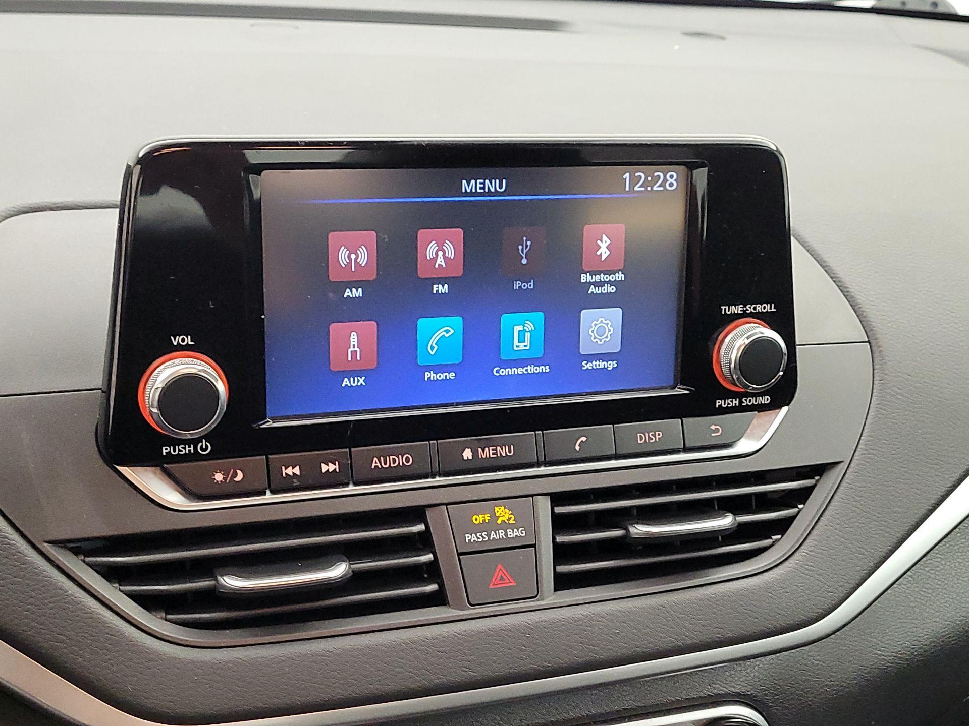 Thumbnail: 2021 Nissan Altima - 15