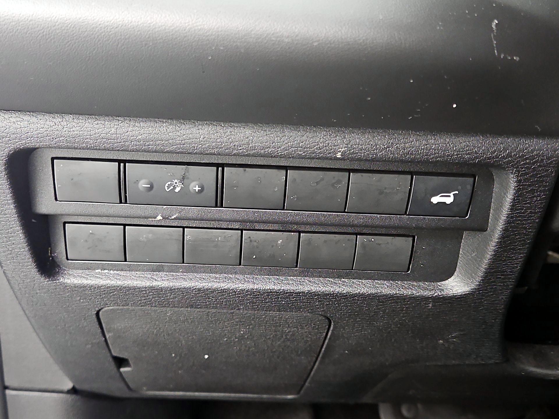 Thumbnail: 2024 Mitsubishi Outlander - 13