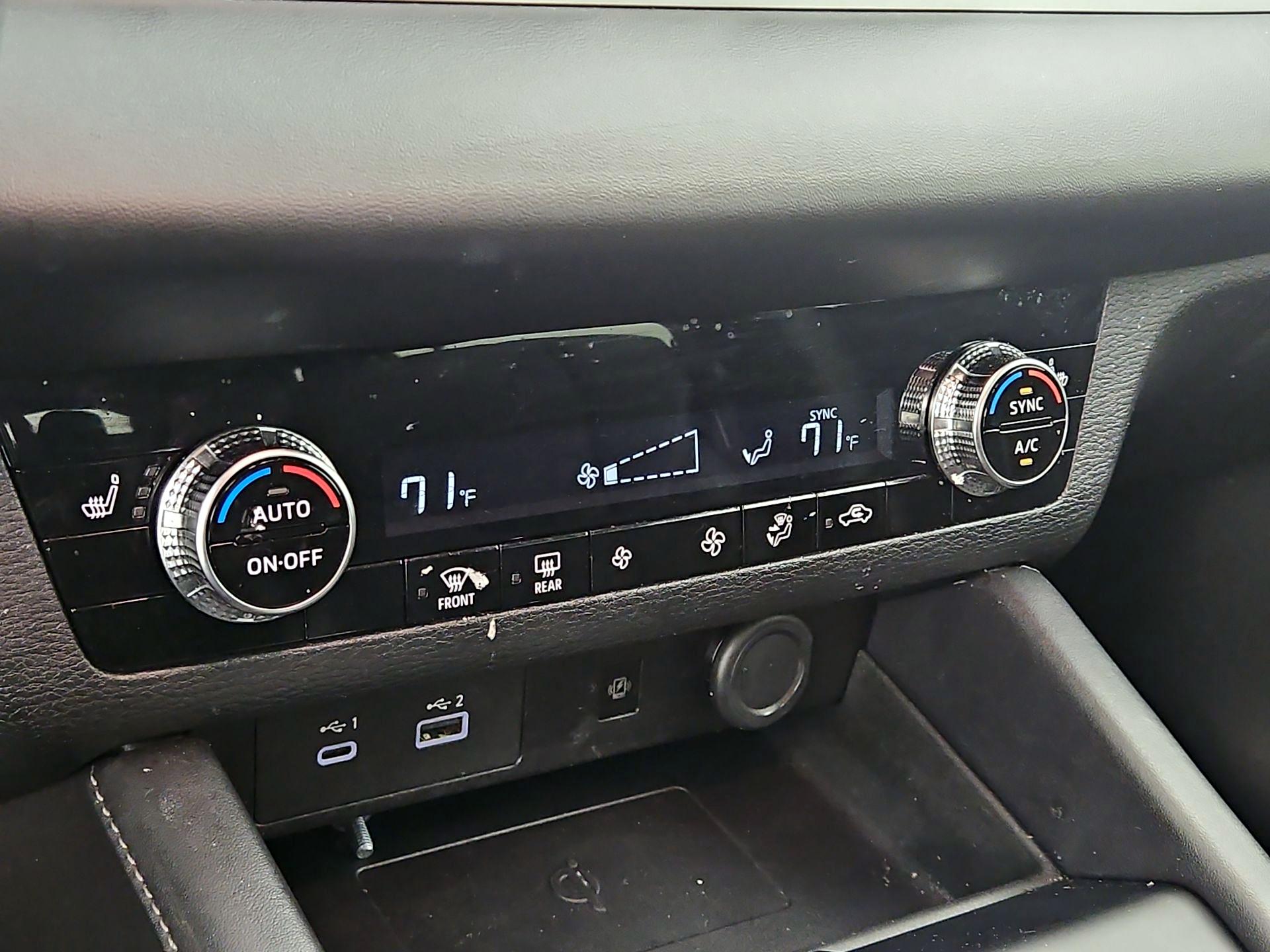 Thumbnail: 2024 Mitsubishi Outlander - 17